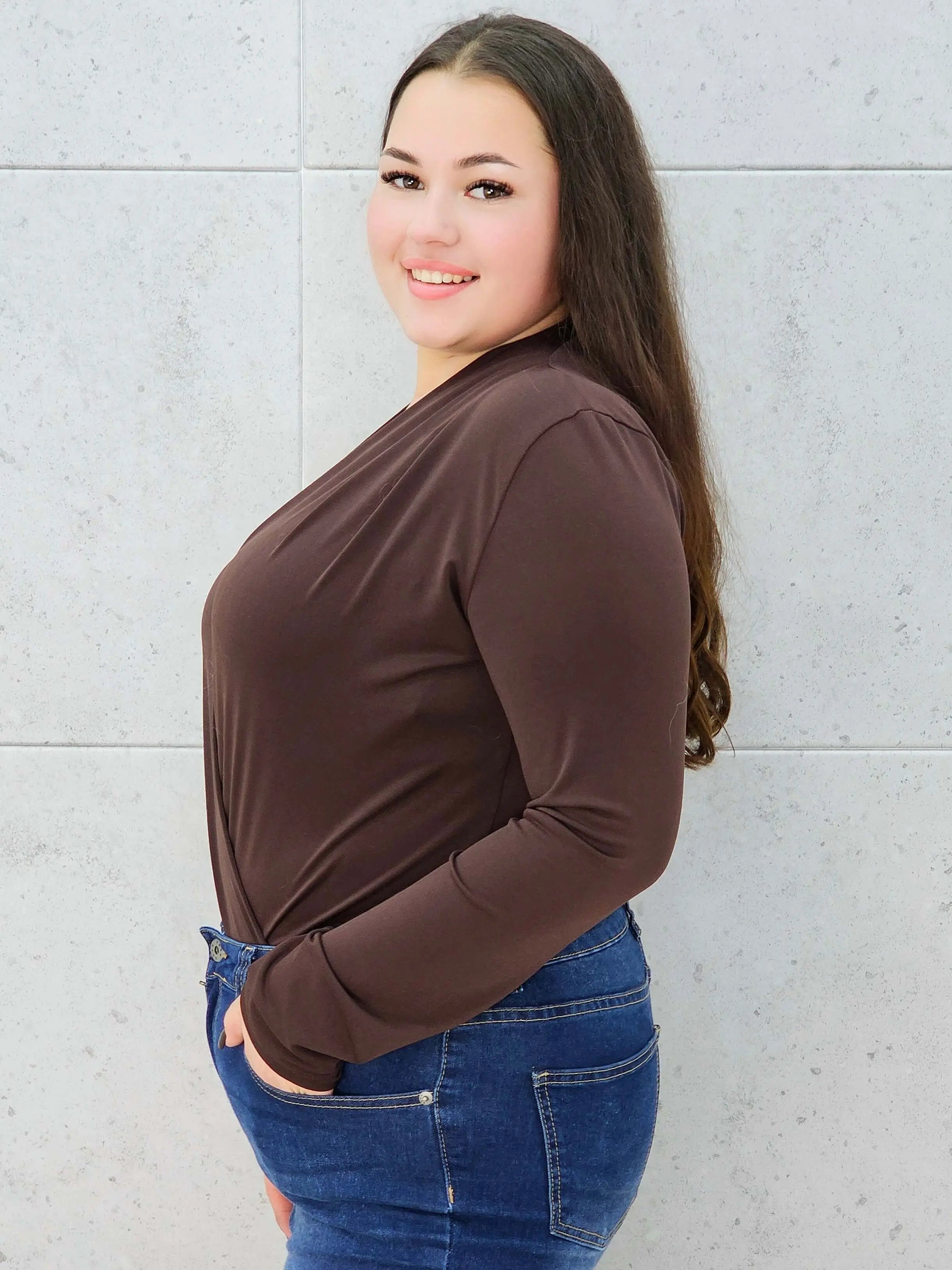 body kopertowe brązowe plus size – bok