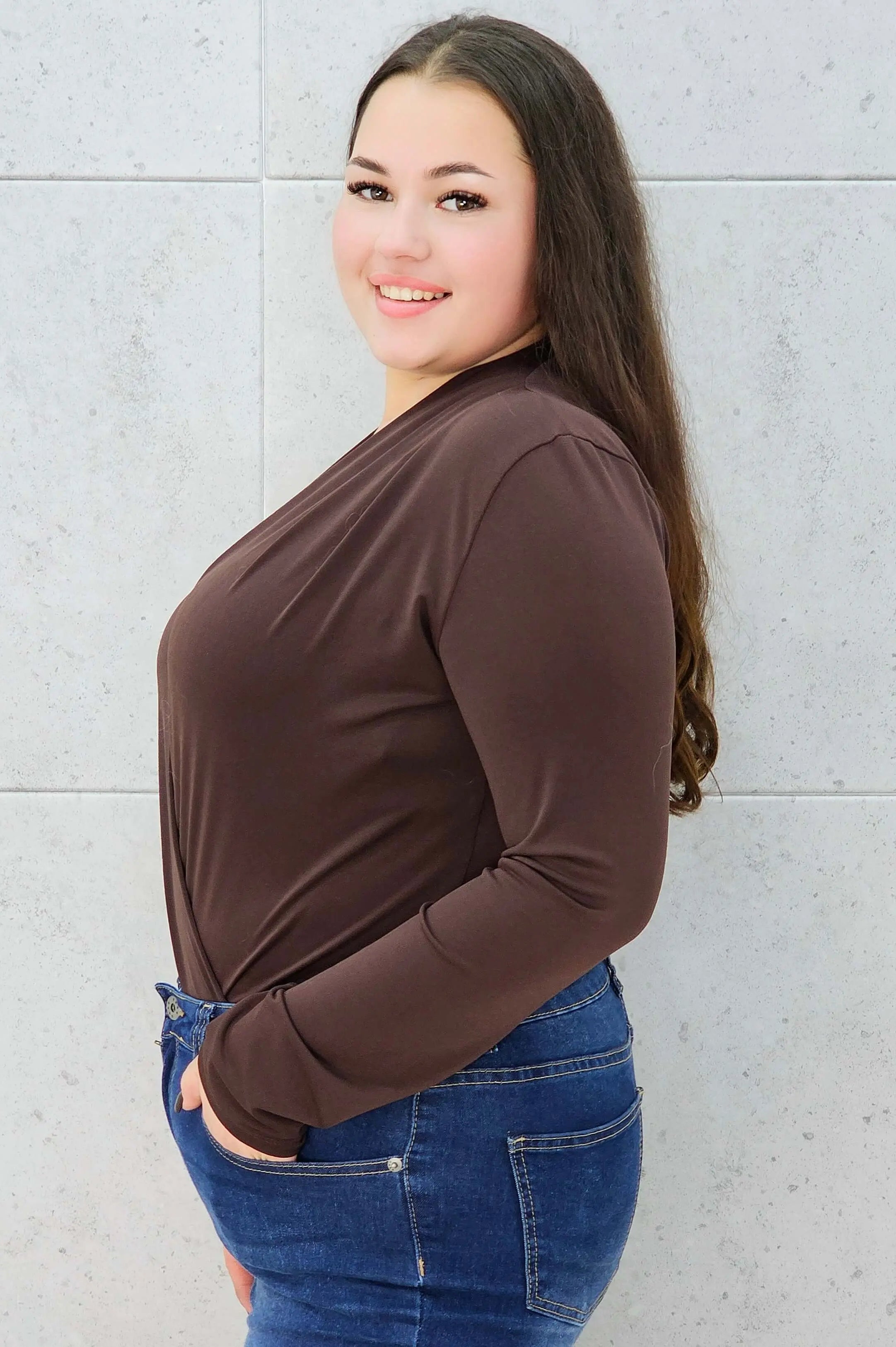 body kopertowe brązowe plus size – bok