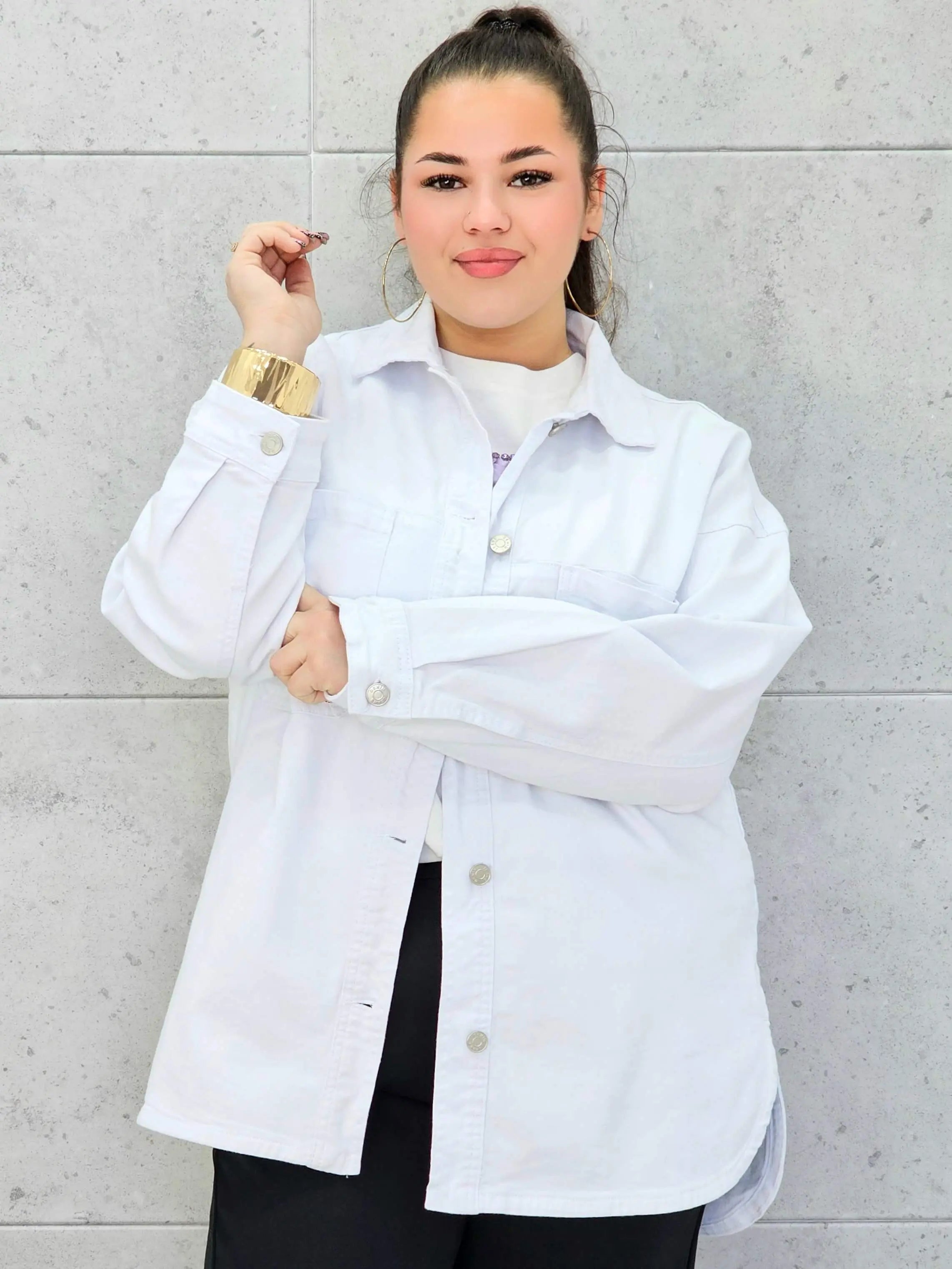 Koszula Oversize Denim Plus Size StylowaXL – Styl i Wygoda dla Kobiet XXL Stylowa XL