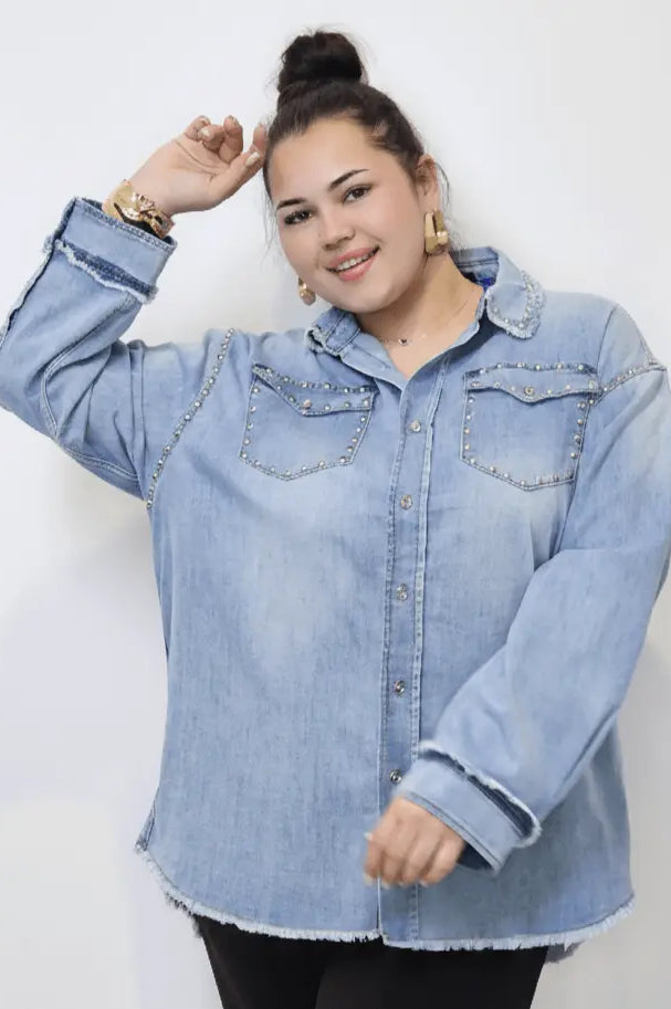 Koszula jeansowa plus size z ozdobnymi nitami – modna koszula XXL dla kobiet Stylowa XL