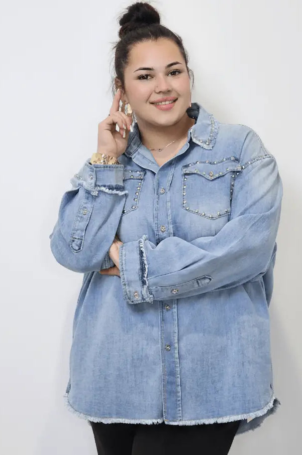 Koszula jeansowa plus size z ozdobnymi nitami – modna koszula XXL dla kobiet Stylowa XL