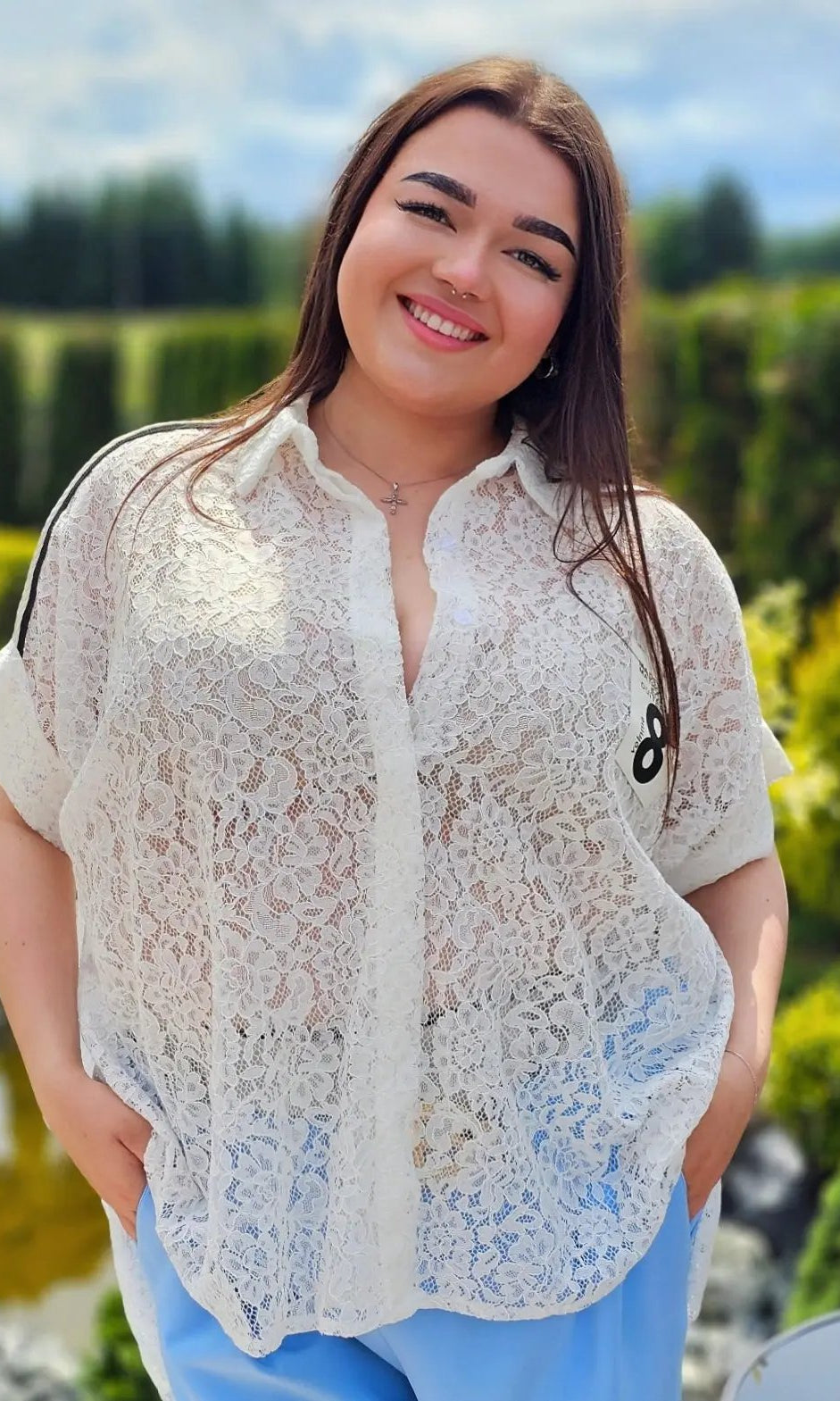 Koszula koronkowa – elegancja w delikatnym wydaniu Stylowa XL