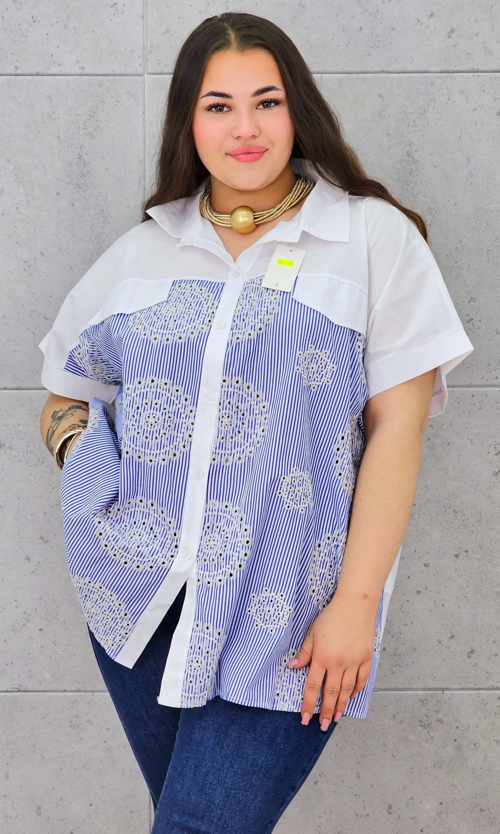 Koszula plus size – elegancka koszula w paski z haftem Stylowa XL