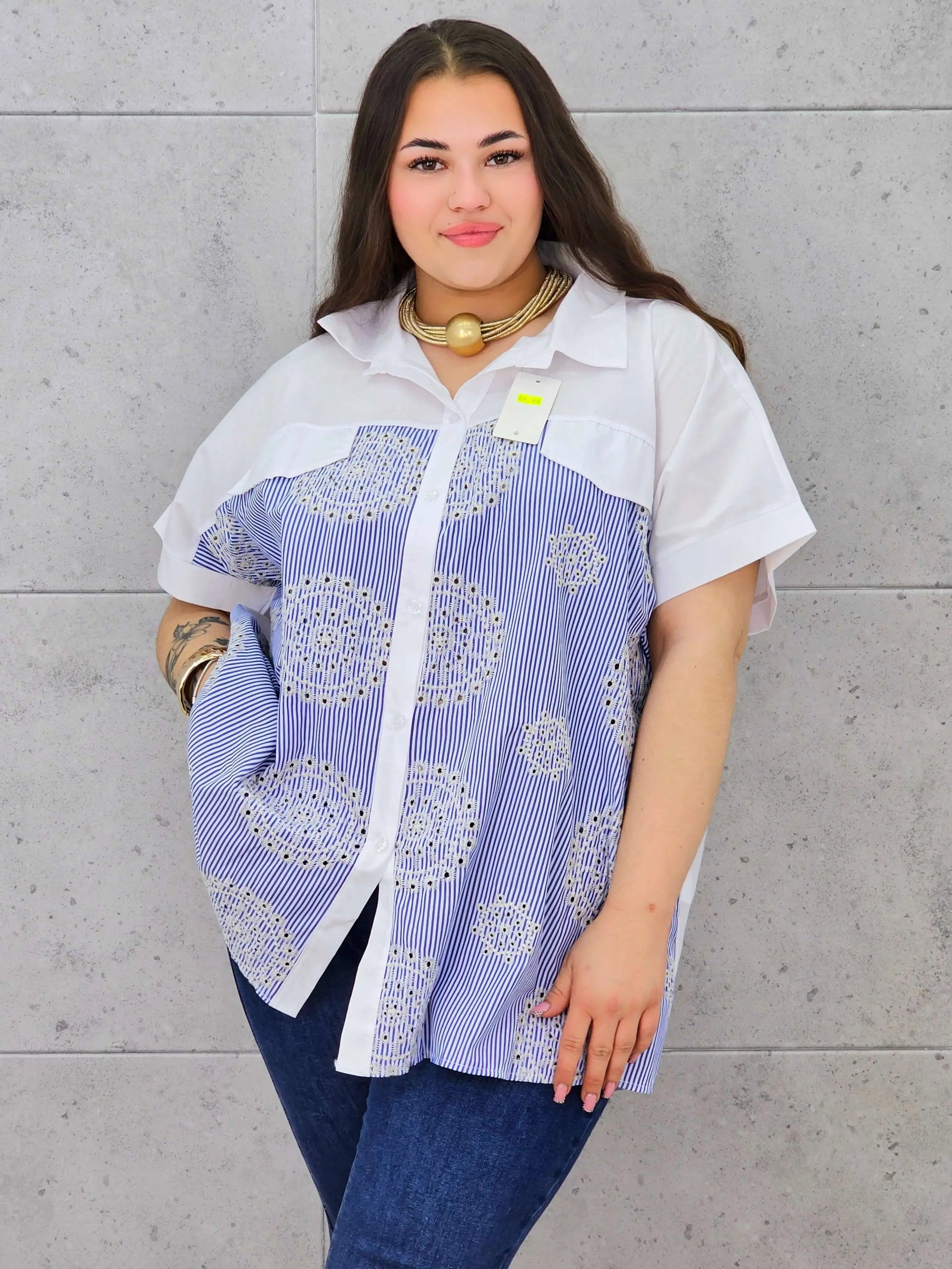 Koszula plus size – elegancka koszula w paski z haftem Stylowa XL