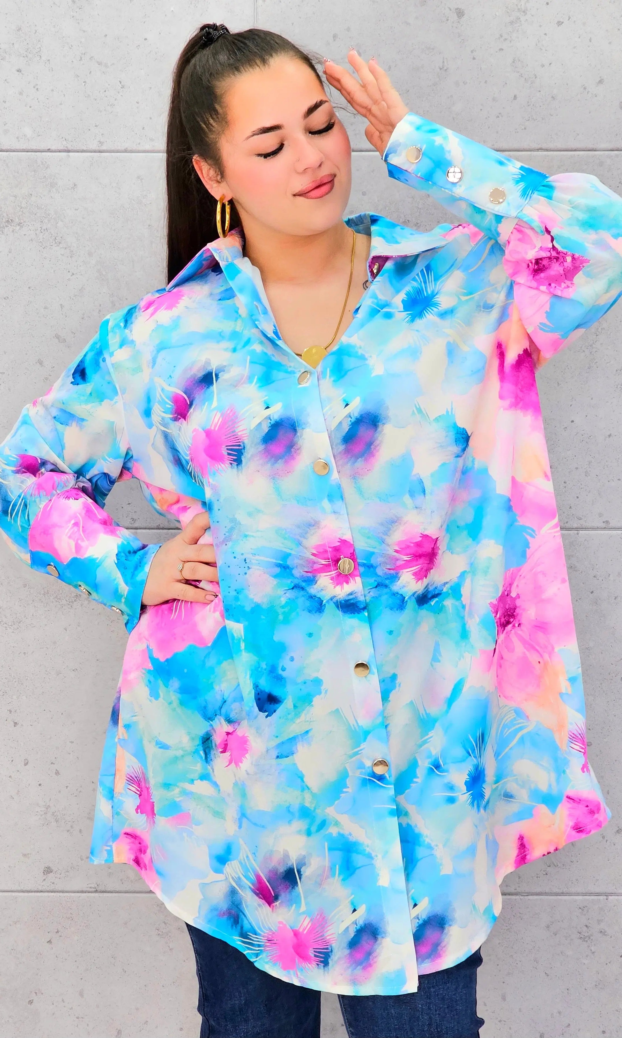 Koszula plus size o klasycznym kroju – elegancka i przewiewna propozycja XXL Stylowa XL