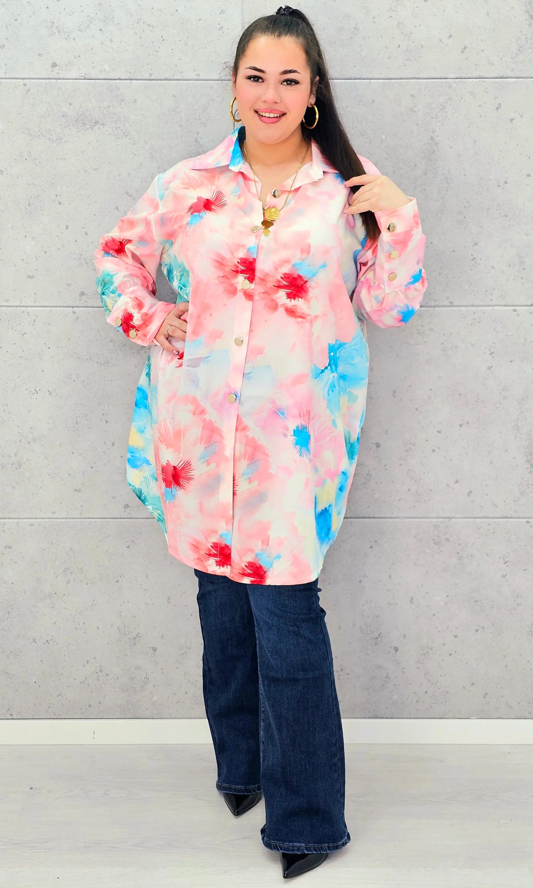 Koszula plus size o klasycznym kroju – elegancka i przewiewna propozycja XXL Stylowa XL