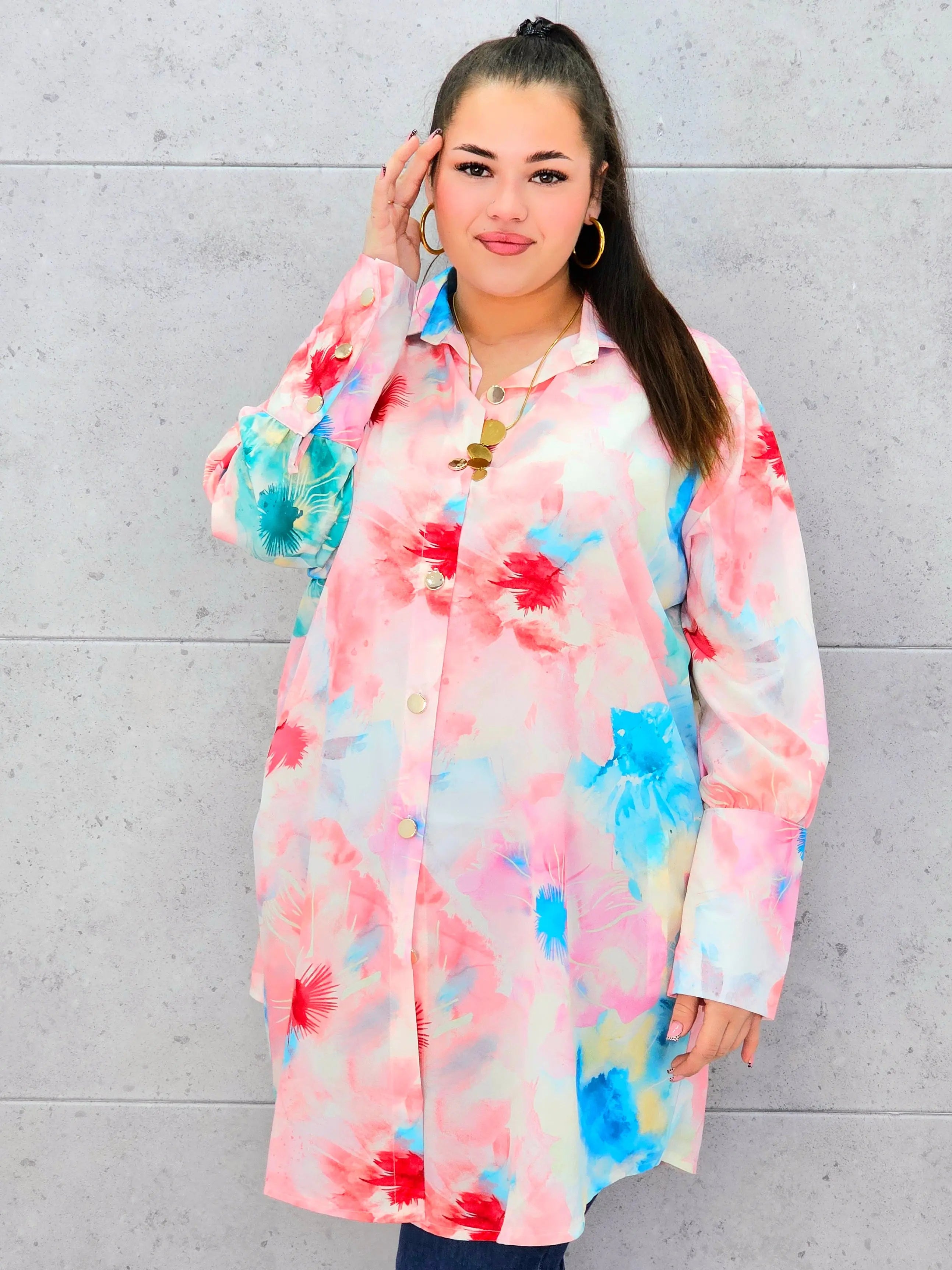 Koszula plus size o klasycznym kroju – elegancka i przewiewna propozycja XXL Stylowa XL