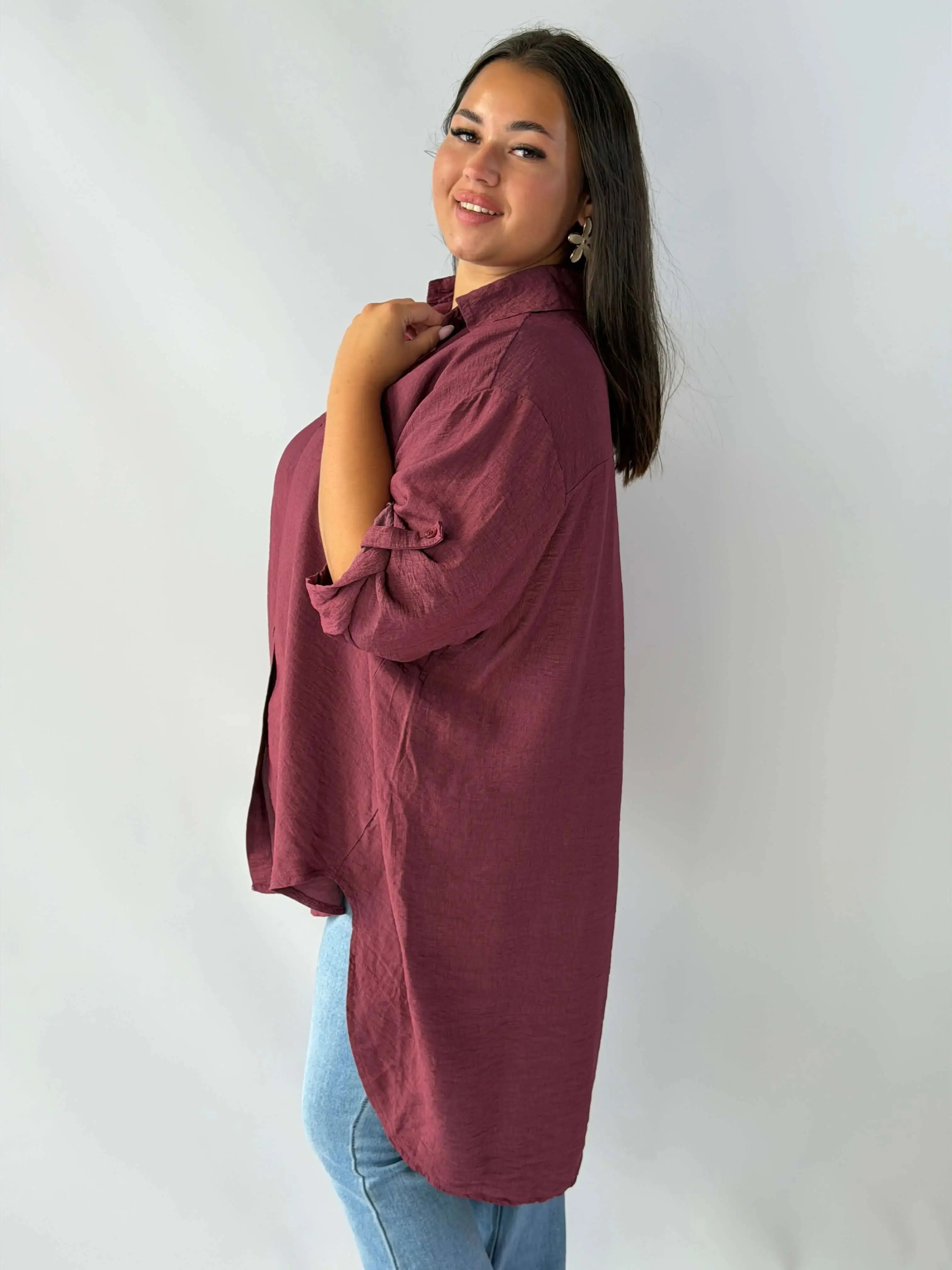 Koszula plus size oversize z wydłużonym tyłem – styl i komfort XXL Stylowa XL