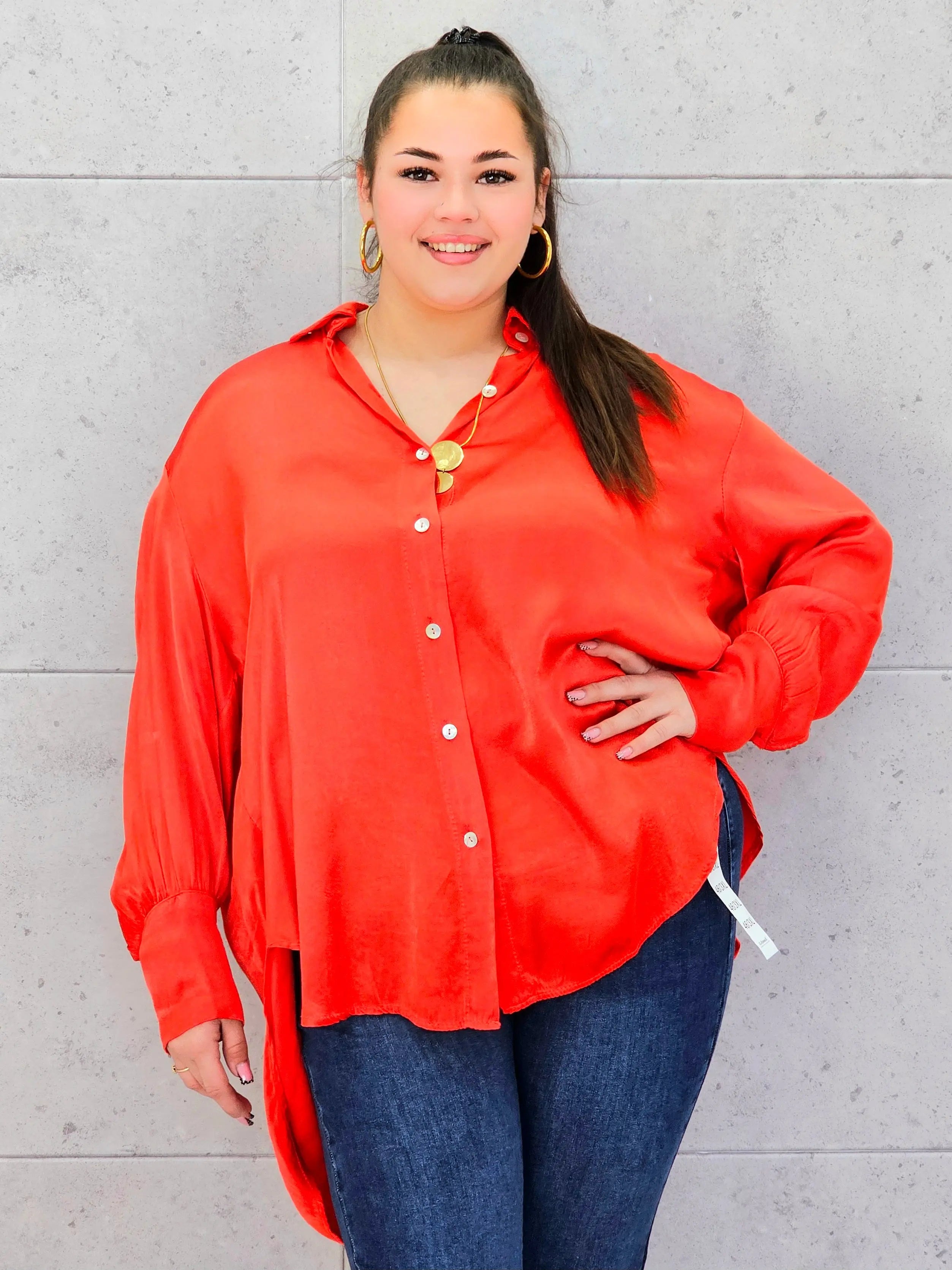 : Koszula plus size satynowa – elegancja, lekkość i maksimum komfortu Stylowa XL