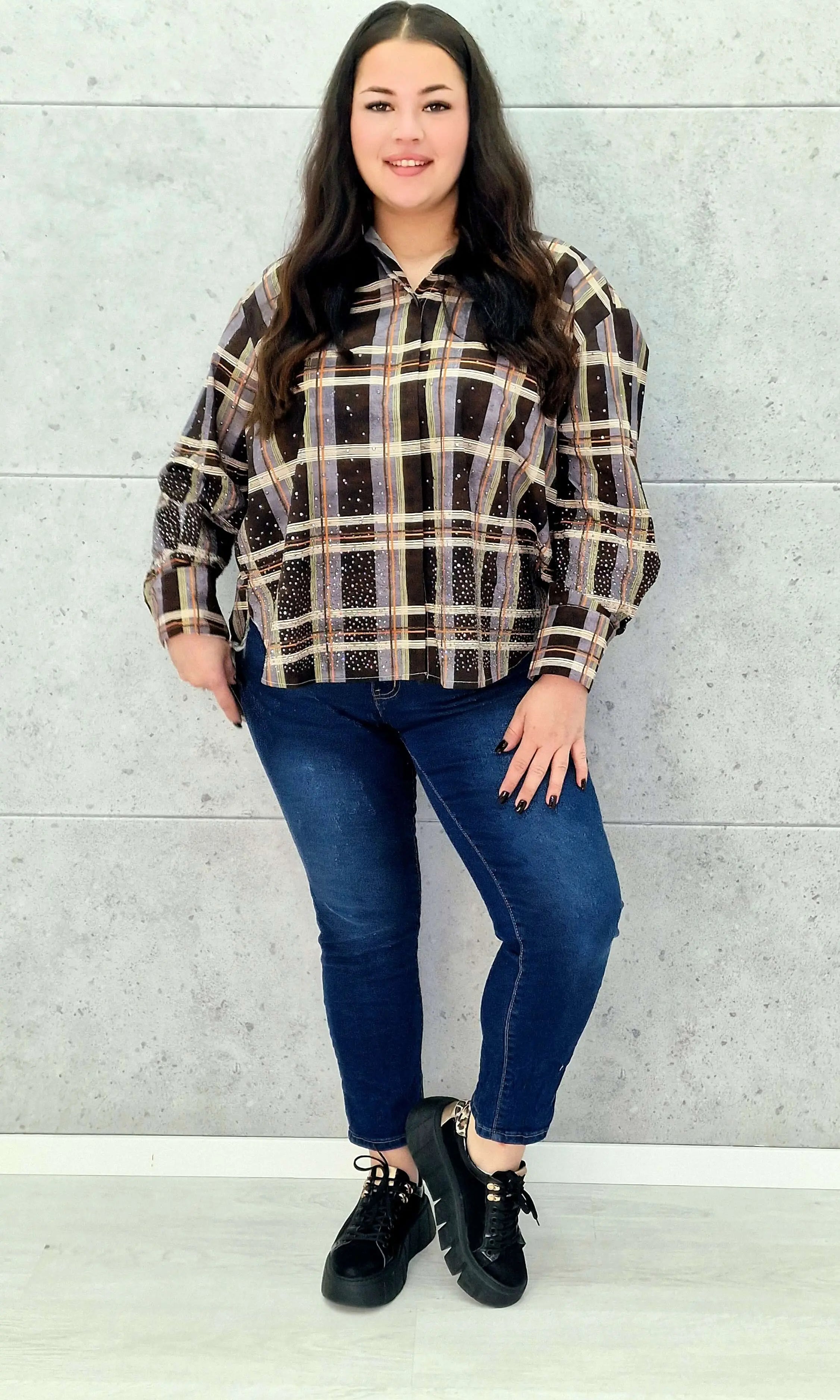 Koszula plus size w kratę – elegancja i komfort na co dzień Stylowa XL