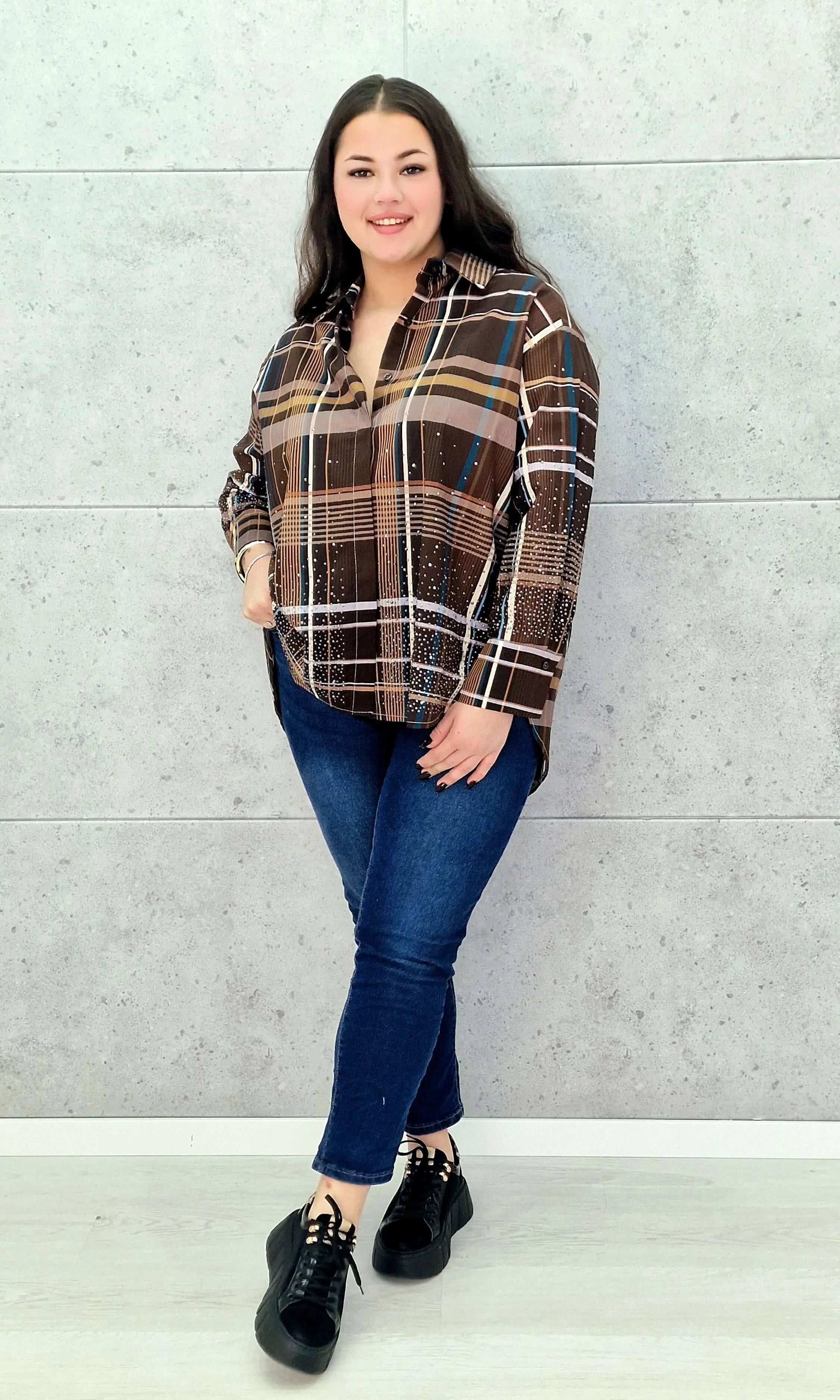 Koszula plus size w kratę – elegancja i komfort na co dzień Stylowa XL