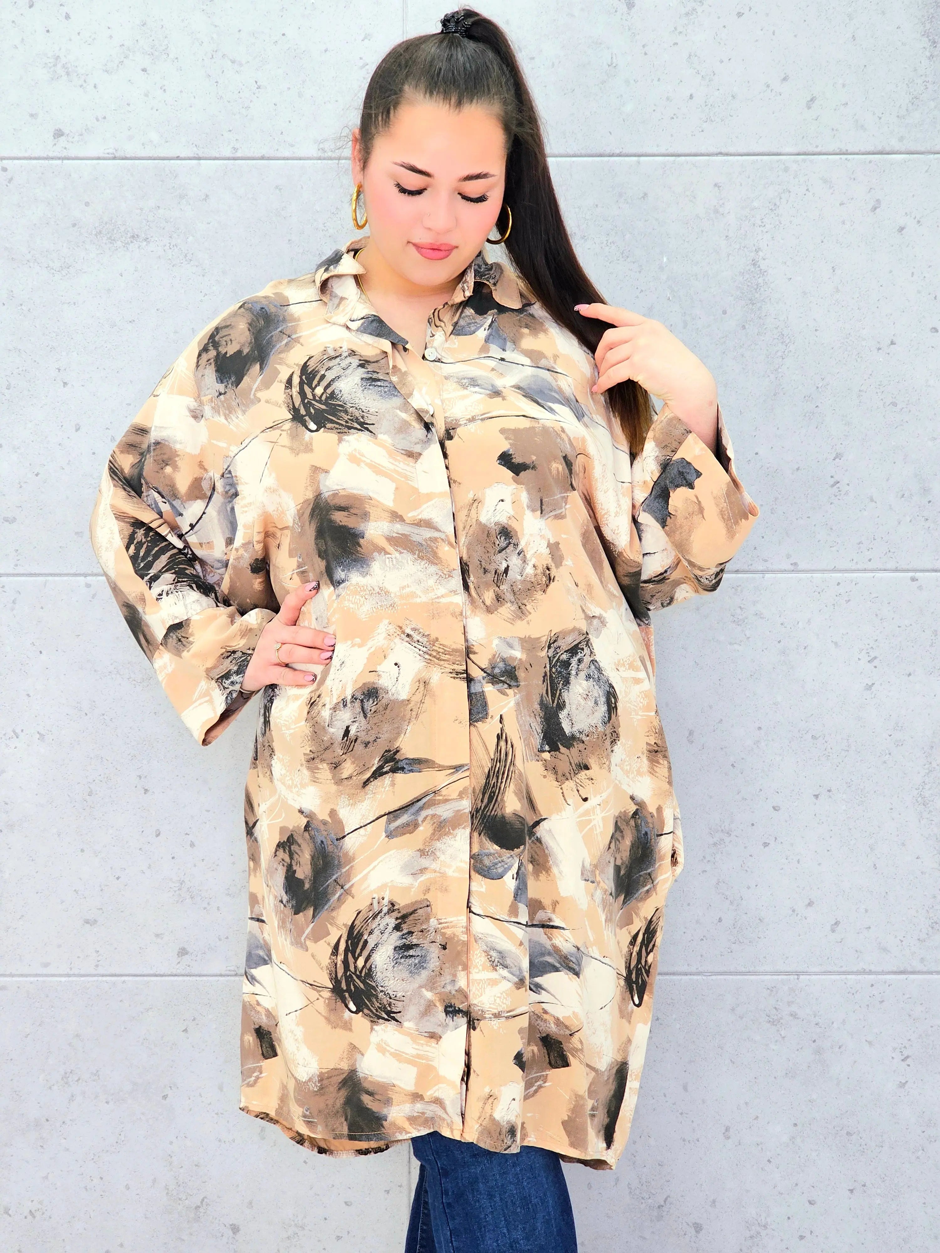 Koszula plus size z artystycznym printem – styl i wygoda w nowoczesnym wydaniu Stylowa XL