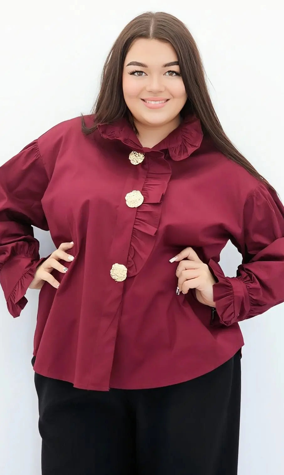 Koszula plus size z falbanką i złotymi guzikami – elegancja w nowoczesnym stylu Stylowa XL
