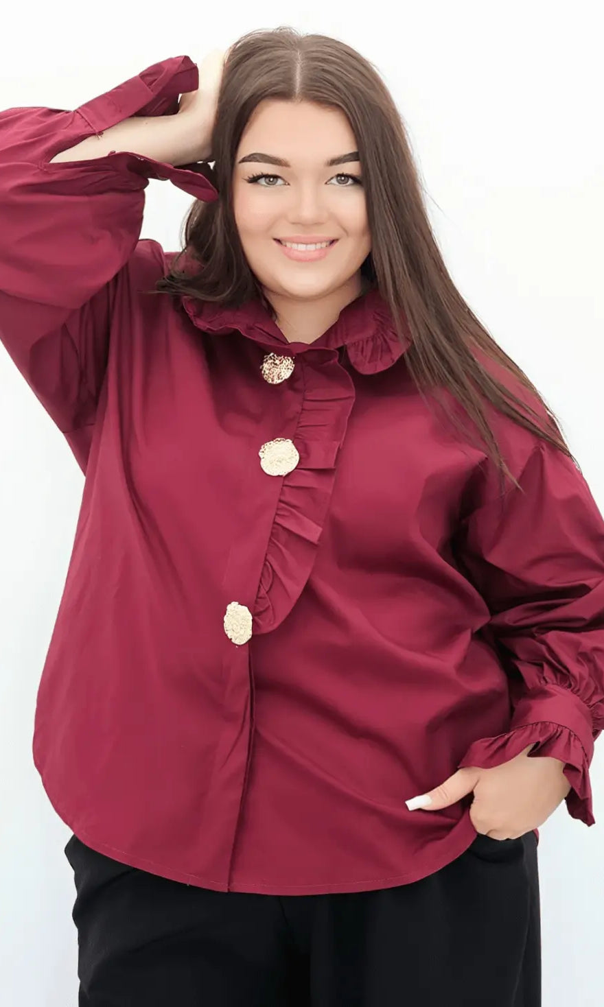 Koszula plus size z falbanką i złotymi guzikami – elegancja w nowoczesnym stylu Stylowa XL