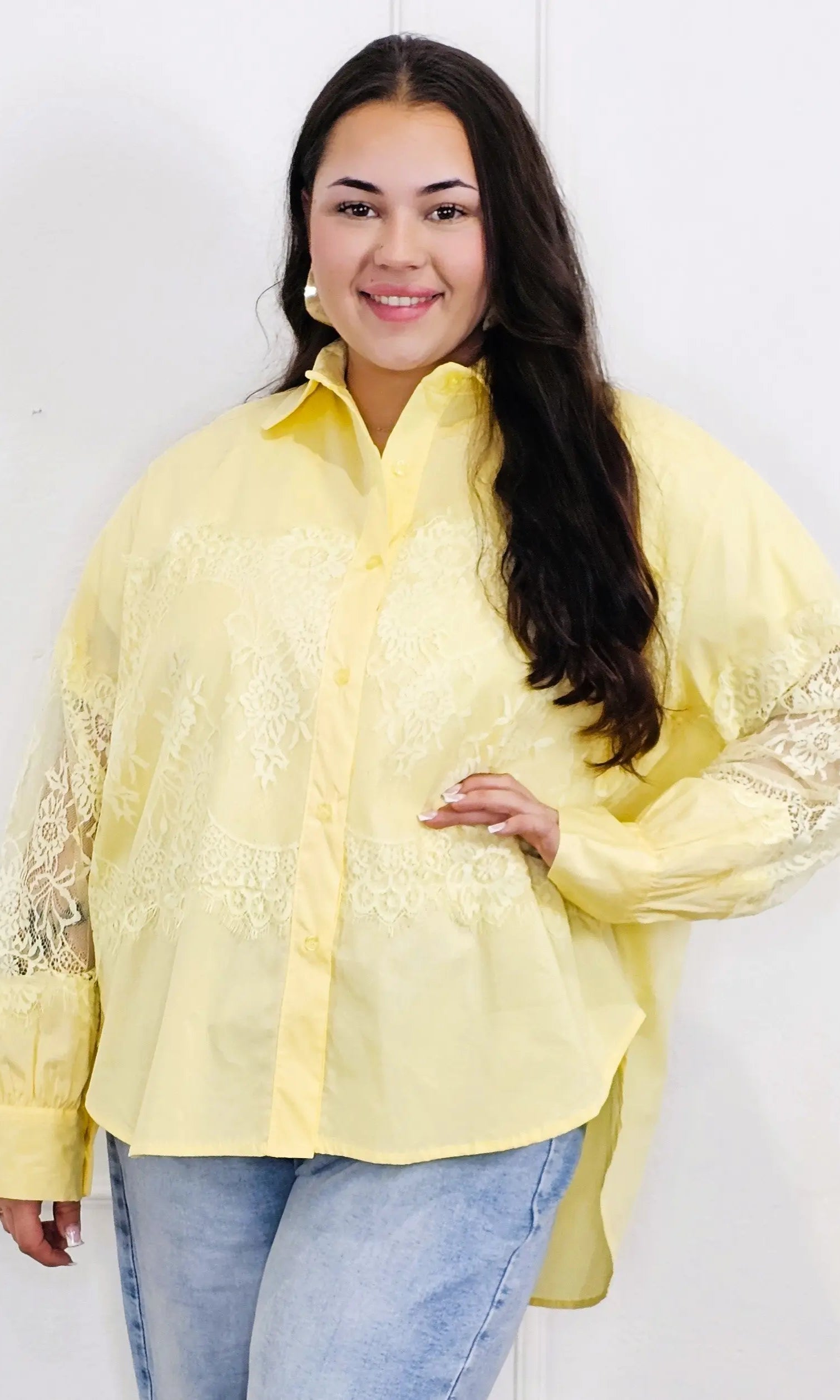 Koszula plus size z koronką – elegancja i szyk dla kobiet XL Stylowa XL