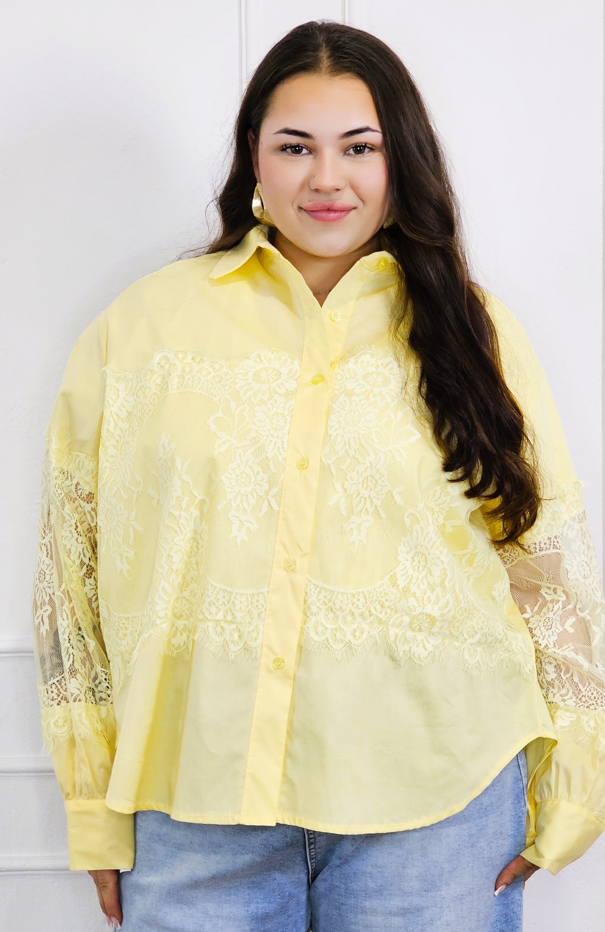 Koszula plus size z koronką – elegancja i szyk dla kobiet XL Stylowa XL