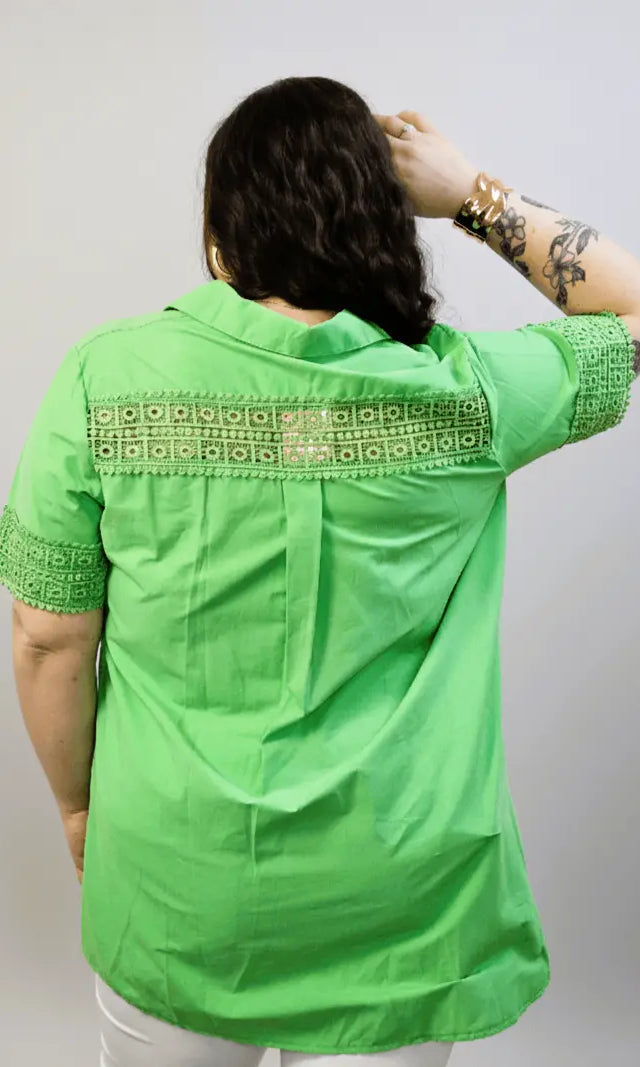 Koszula plus size z koronką – elegancka koszula XXL w kolorze fuksji i zieleni Stylowa XL