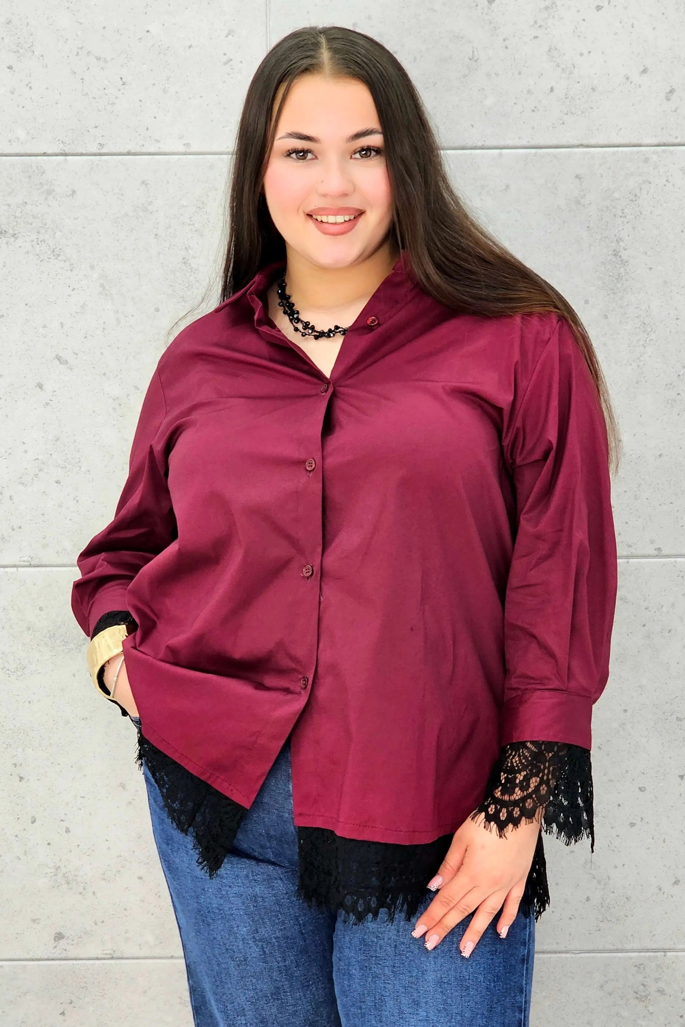 Koszula plus size z koronką– elegancka koszula XXL z koronkowym wykończeniem Stylowa XL