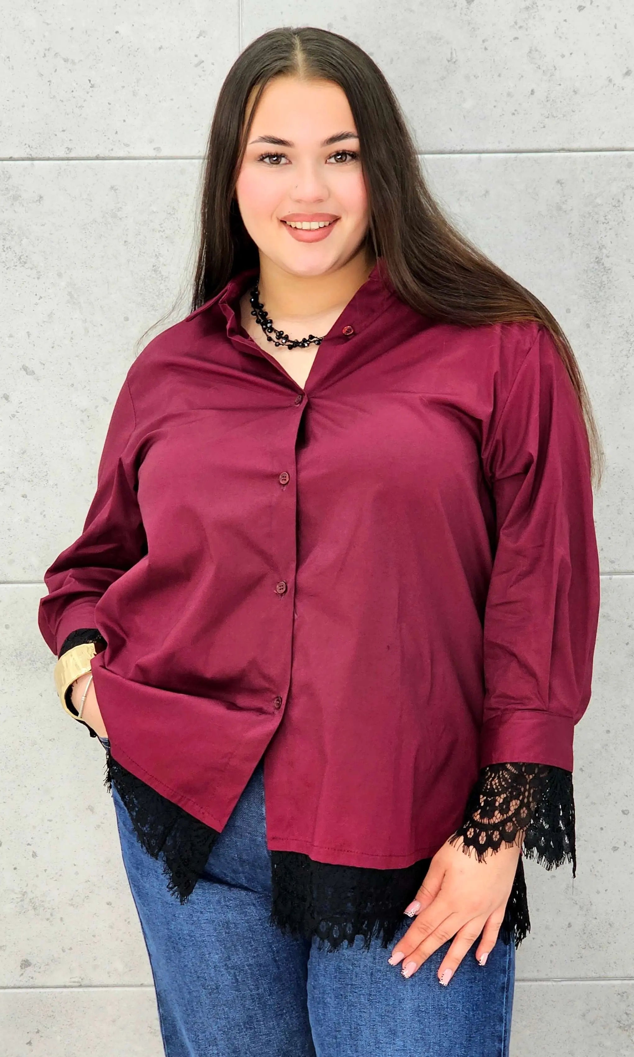 Koszula plus size z koronką– elegancka koszula XXL z koronkowym wykończeniem Stylowa XL
