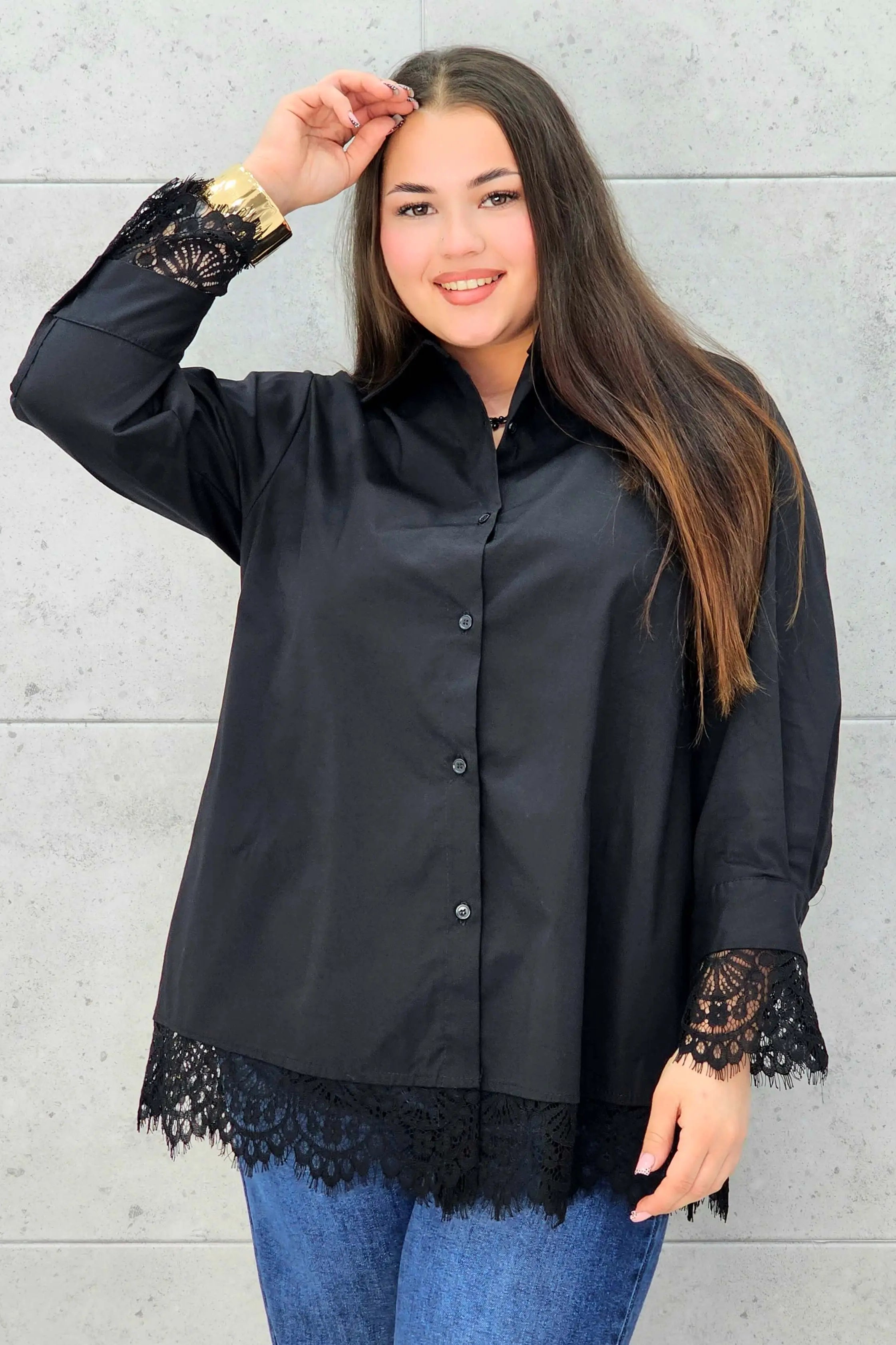 Koszula plus size z koronką– elegancka koszula XXL z koronkowym wykończeniem Stylowa XL