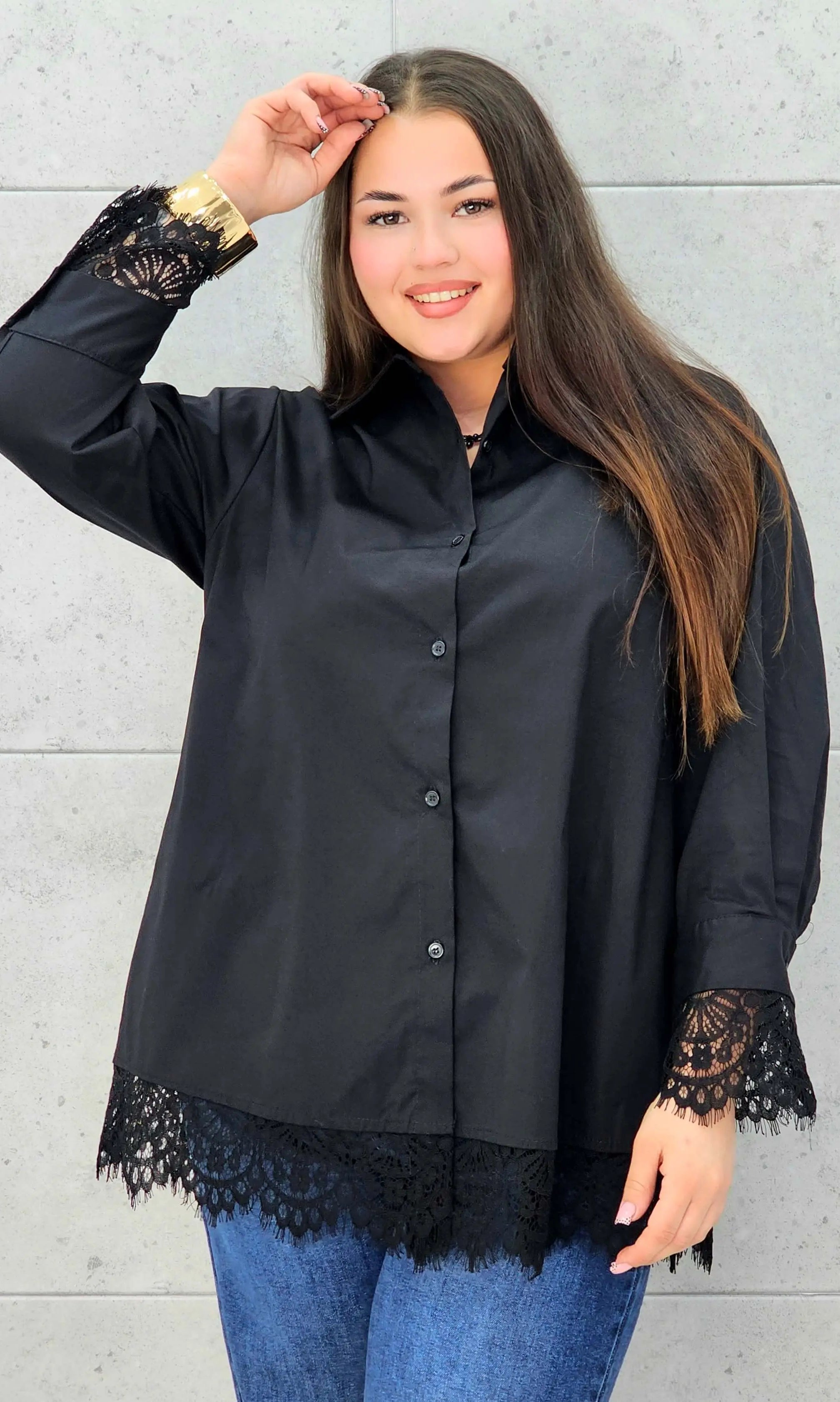 Koszula plus size z koronką– elegancka koszula XXL z koronkowym wykończeniem Stylowa XL