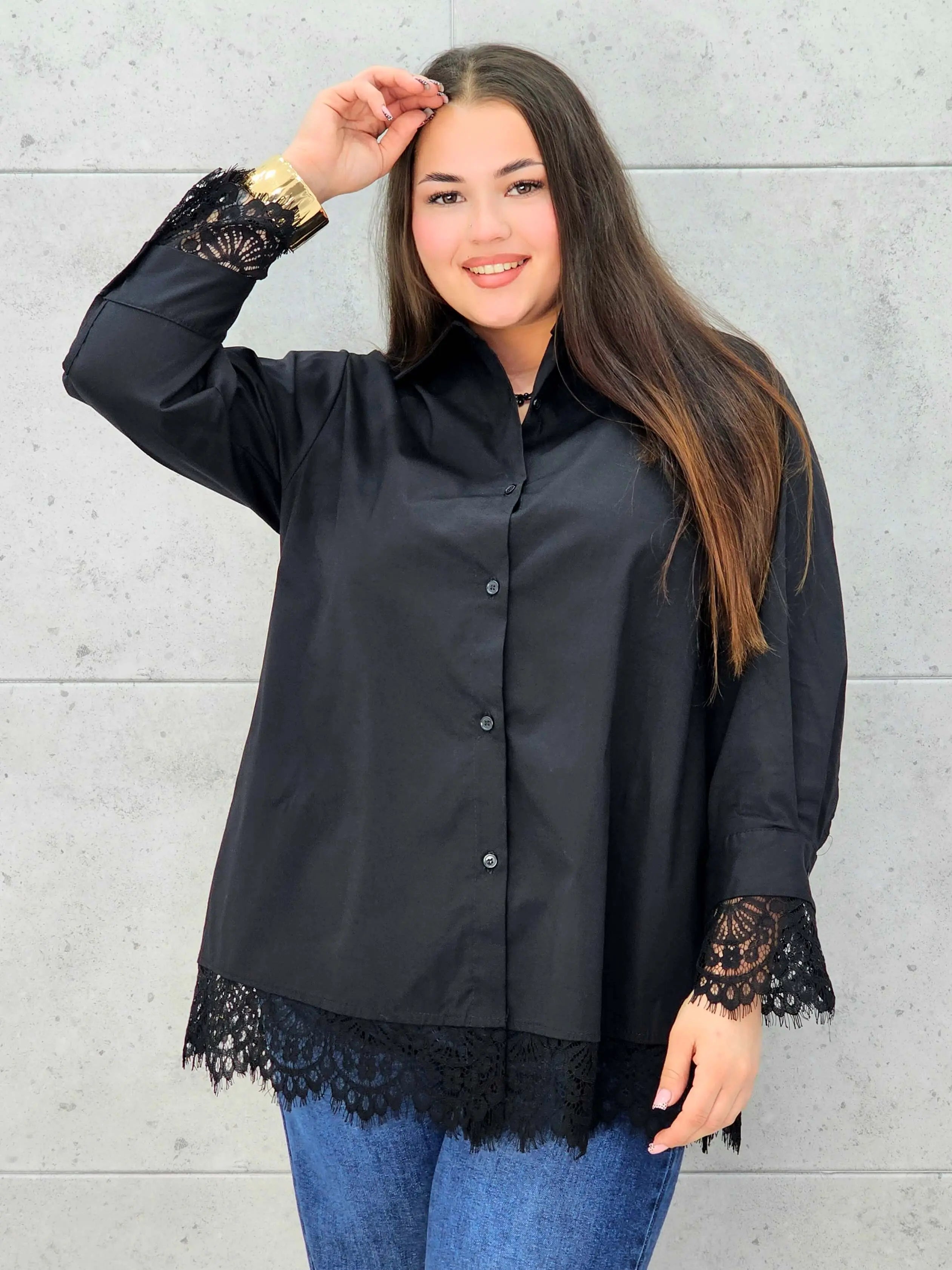 Koszula plus size z koronką– elegancka koszula XXL z koronkowym wykończeniem Stylowa XL