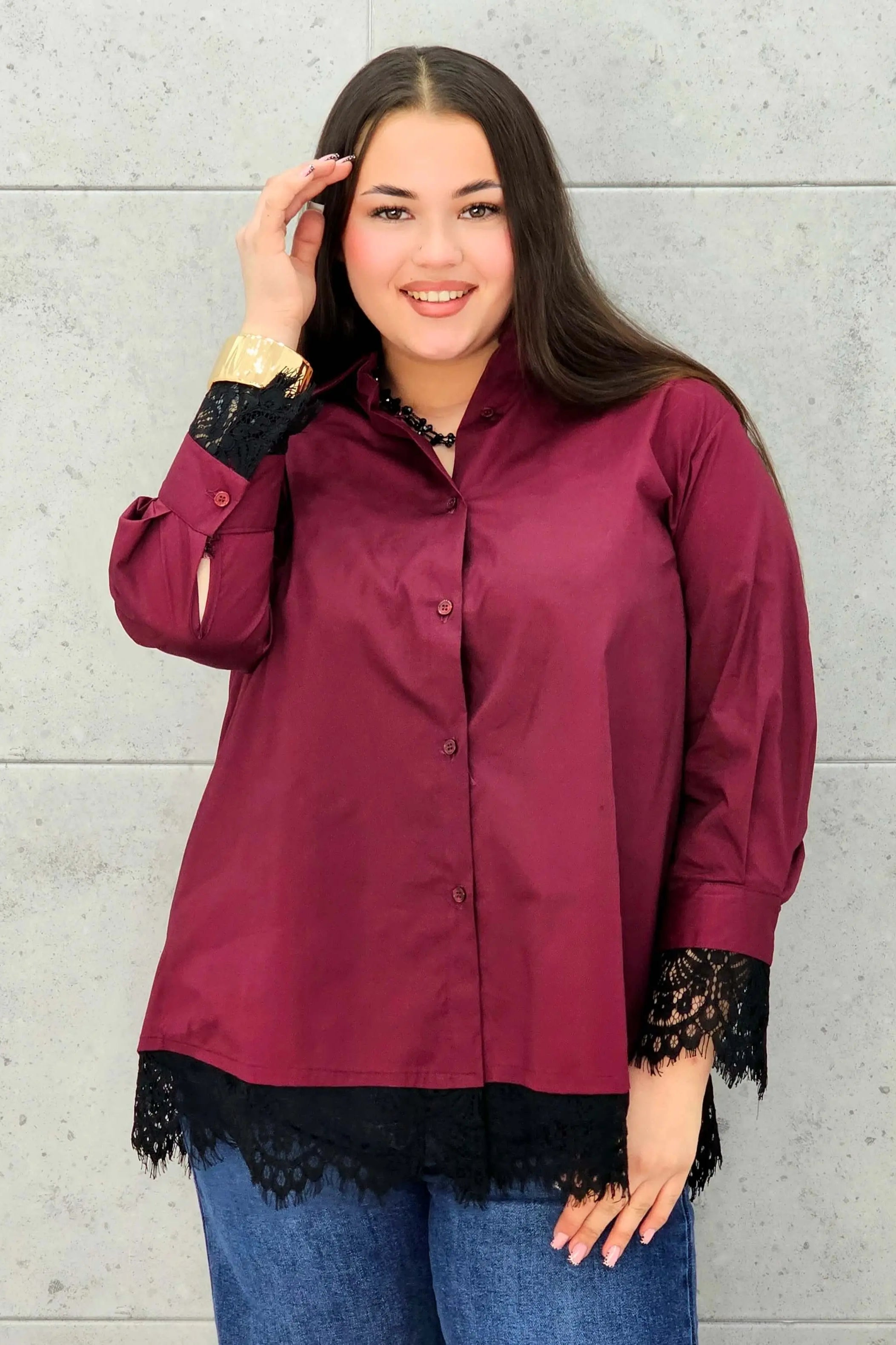 Koszula plus size z koronką– elegancka koszula XXL z koronkowym wykończeniem Stylowa XL