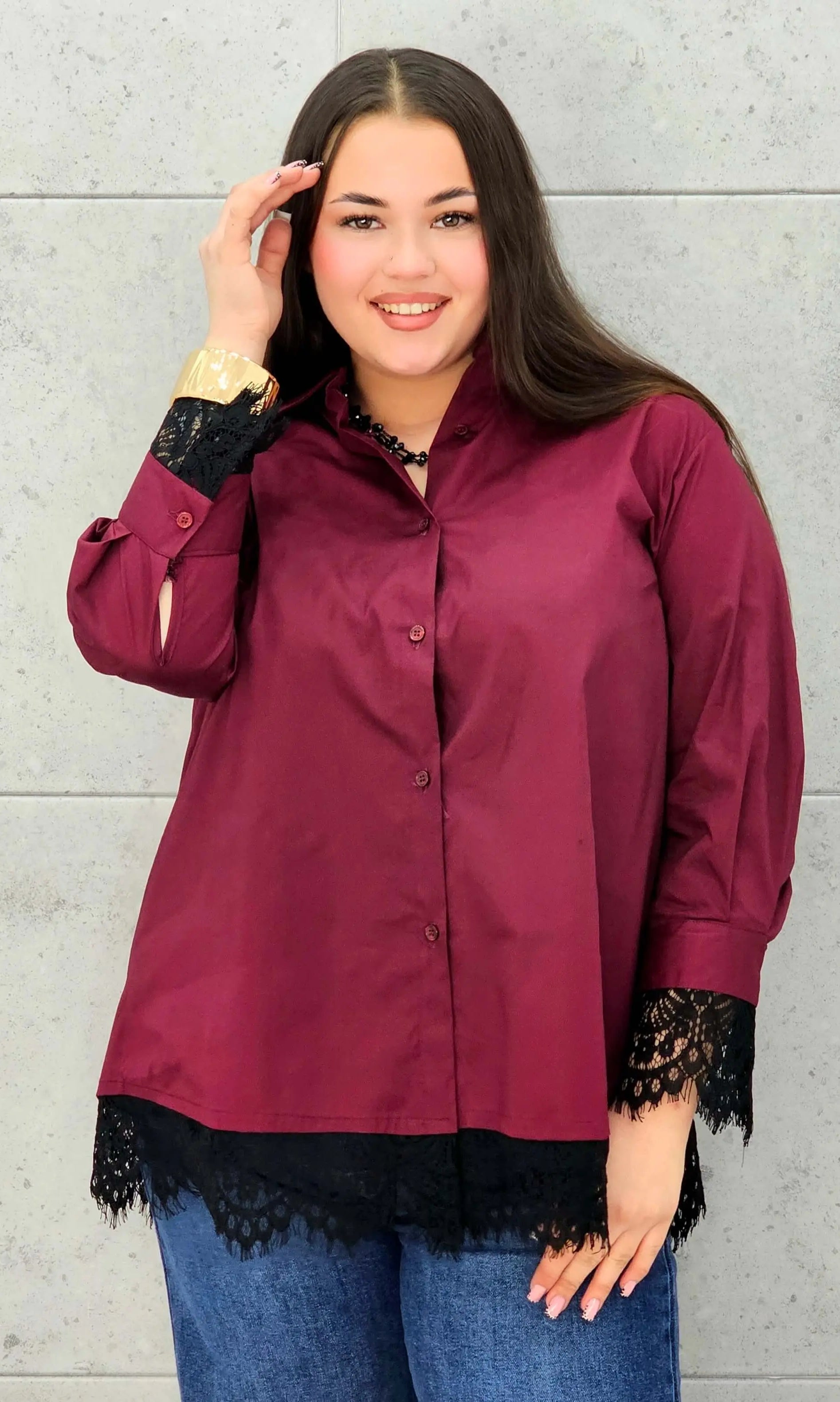 Koszula plus size z koronką– elegancka koszula XXL z koronkowym wykończeniem Stylowa XL