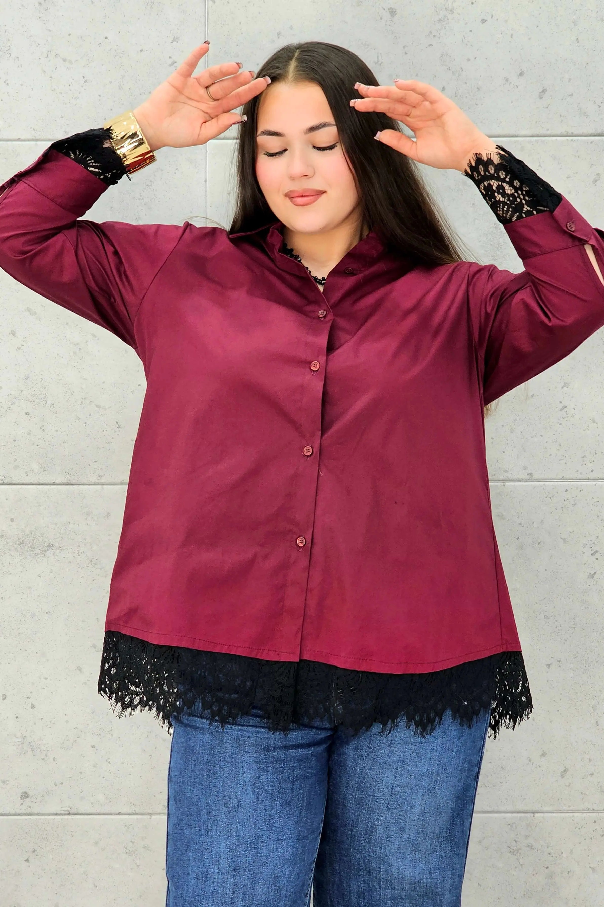 Koszula plus size z koronką– elegancka koszula XXL z koronkowym wykończeniem Stylowa XL