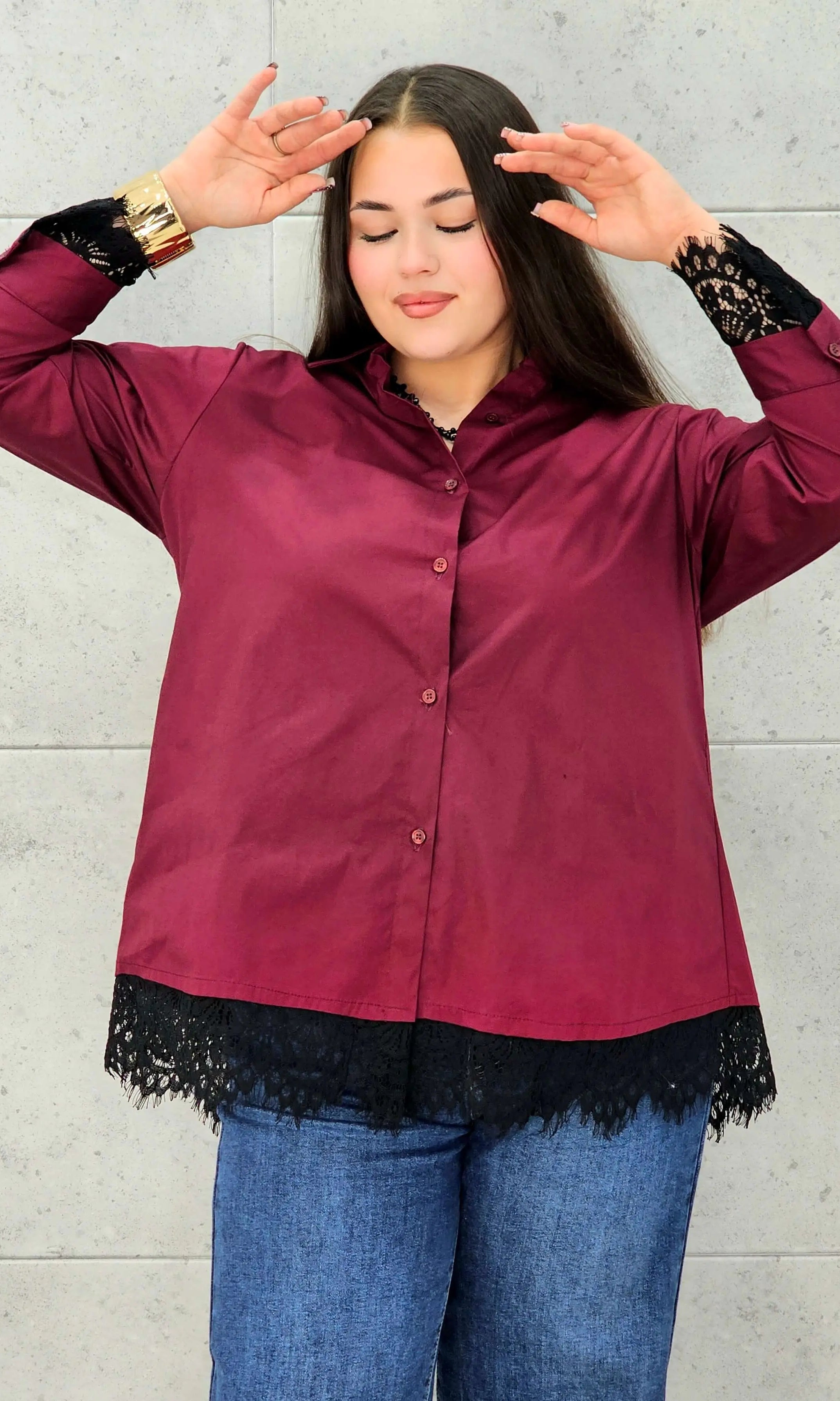 Koszula plus size z koronką– elegancka koszula XXL z koronkowym wykończeniem Stylowa XL