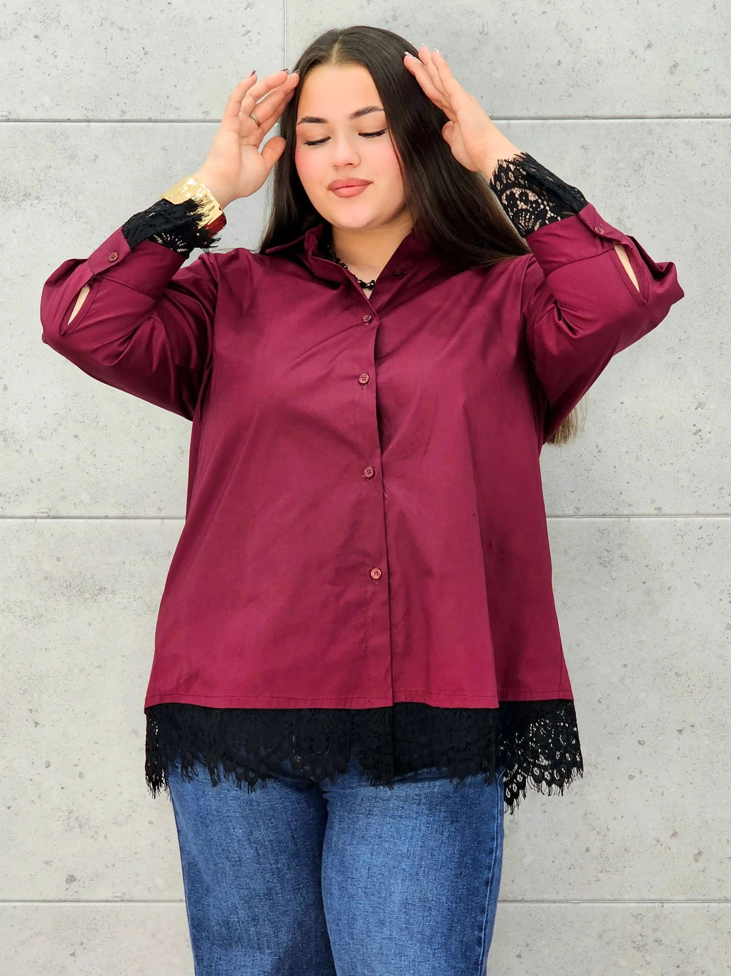 Koszula plus size z koronką– elegancka koszula XXL z koronkowym wykończeniem Stylowa XL