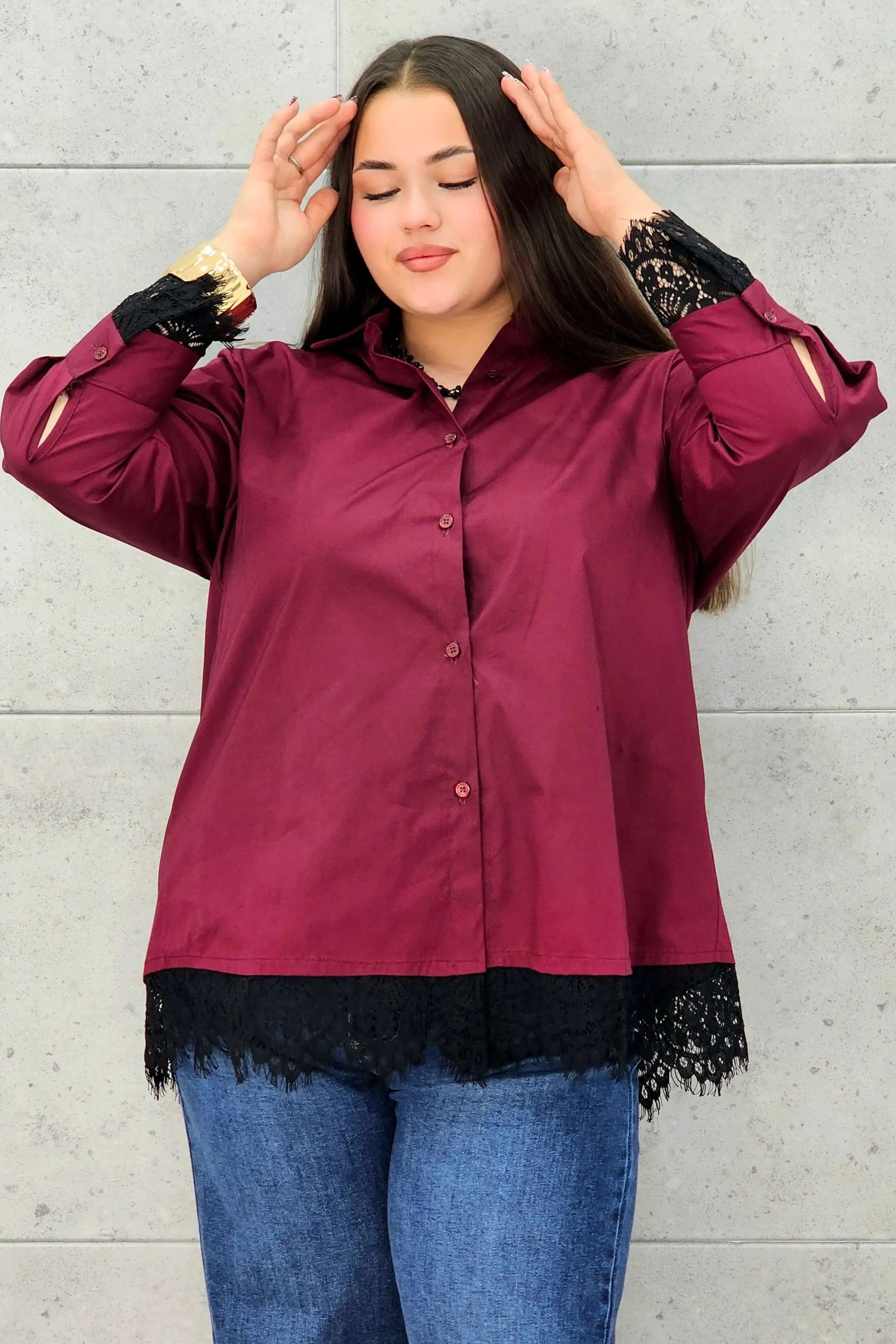 Koszula plus size z koronką– elegancka koszula XXL z koronkowym wykończeniem Stylowa XL