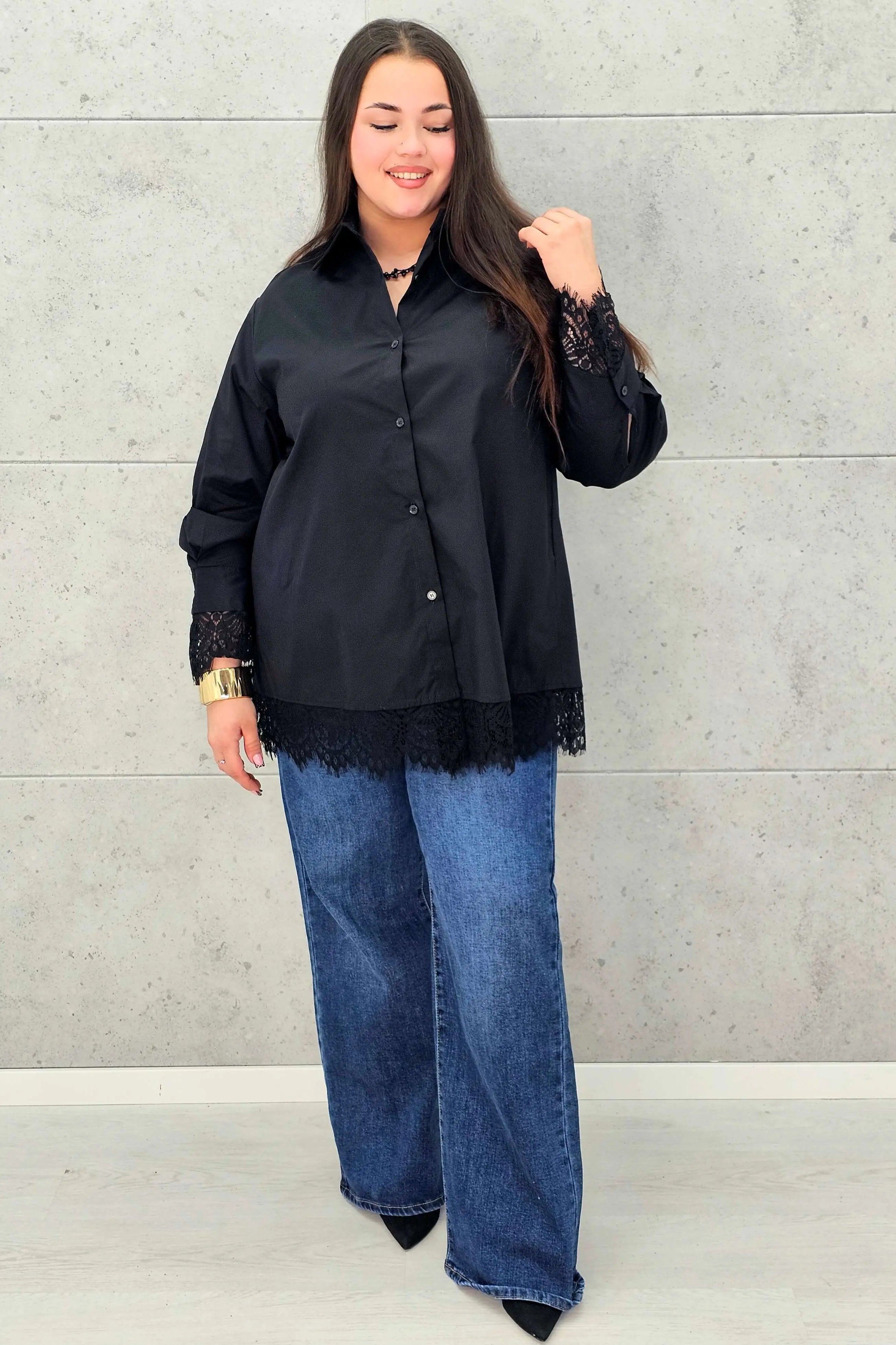 Koszula plus size z koronką– elegancka koszula XXL z koronkowym wykończeniem Stylowa XL