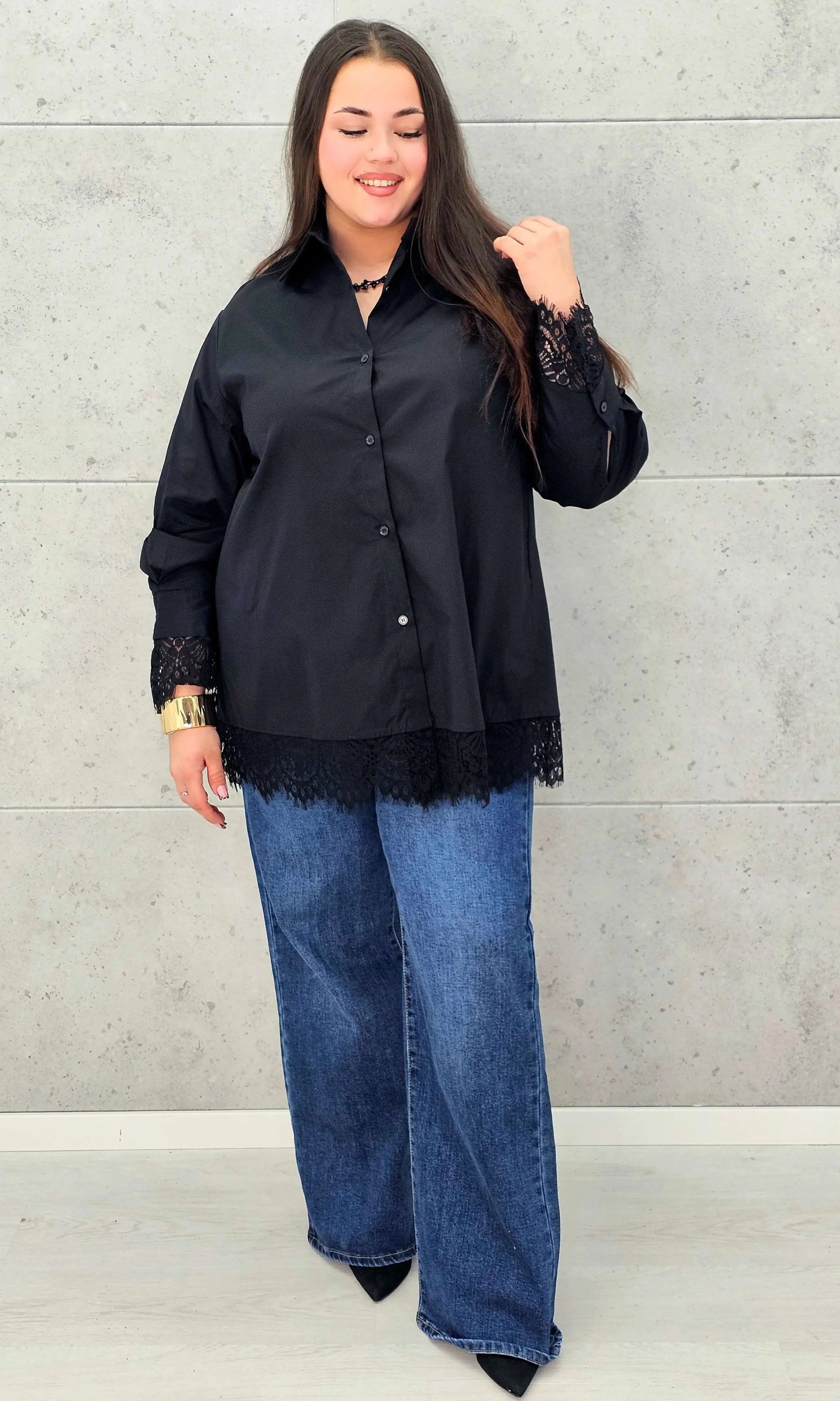 Koszula plus size z koronką– elegancka koszula XXL z koronkowym wykończeniem Stylowa XL