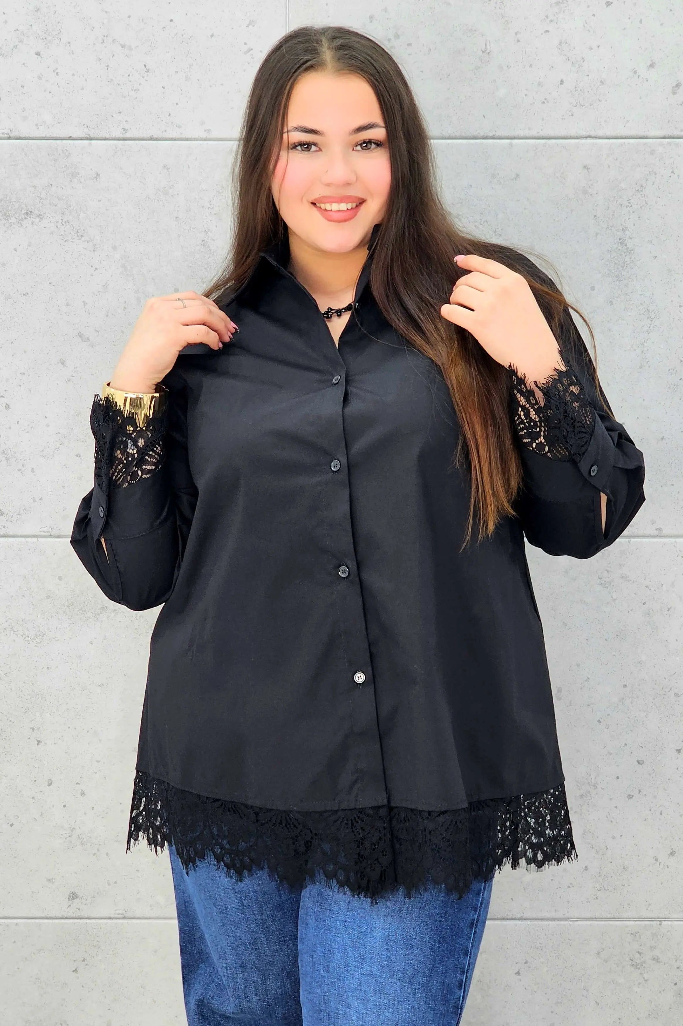 Koszula plus size z koronką– elegancka koszula XXL z koronkowym wykończeniem Stylowa XL