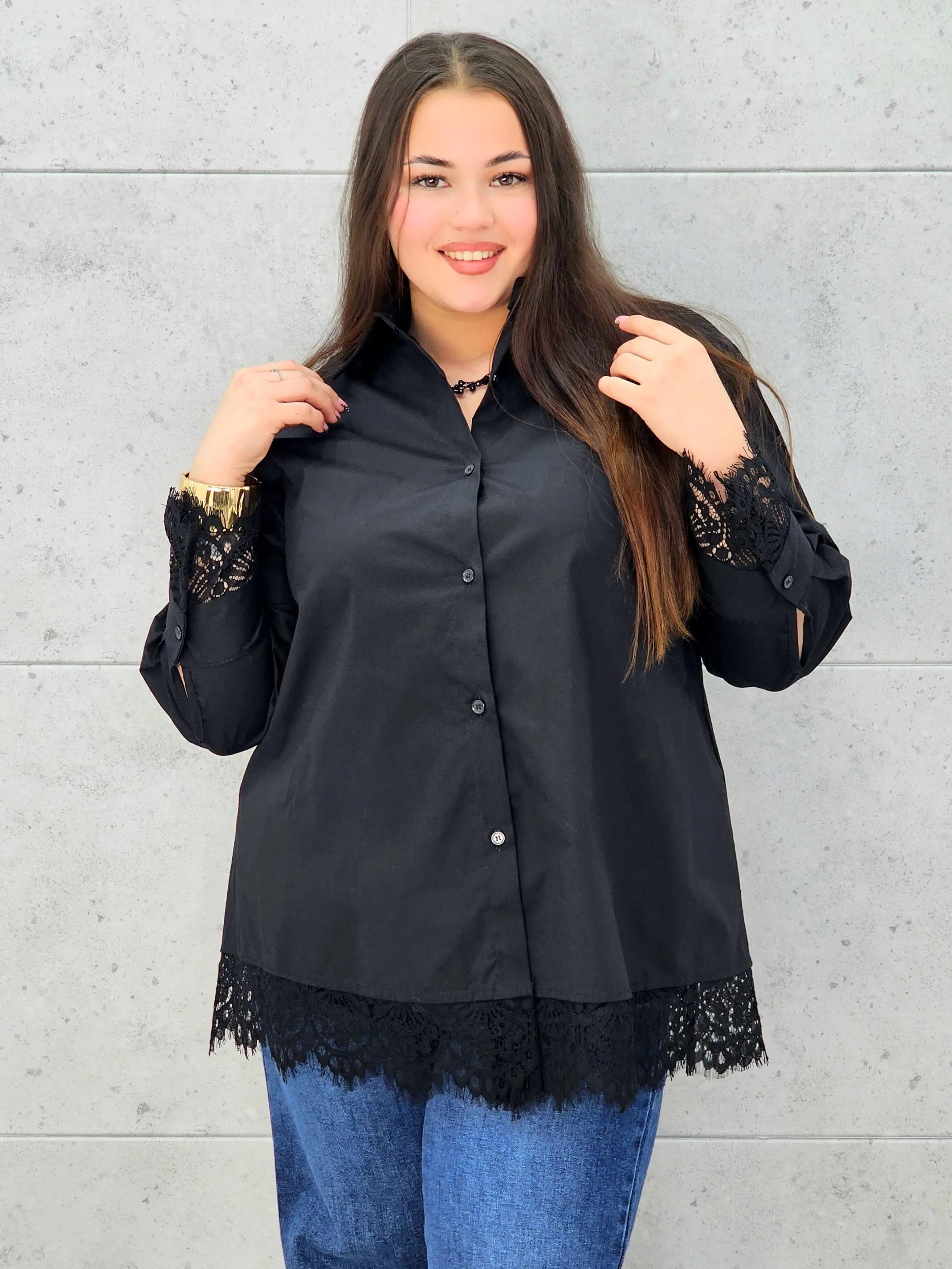 Koszula plus size z koronką– elegancka koszula XXL z koronkowym wykończeniem Stylowa XL