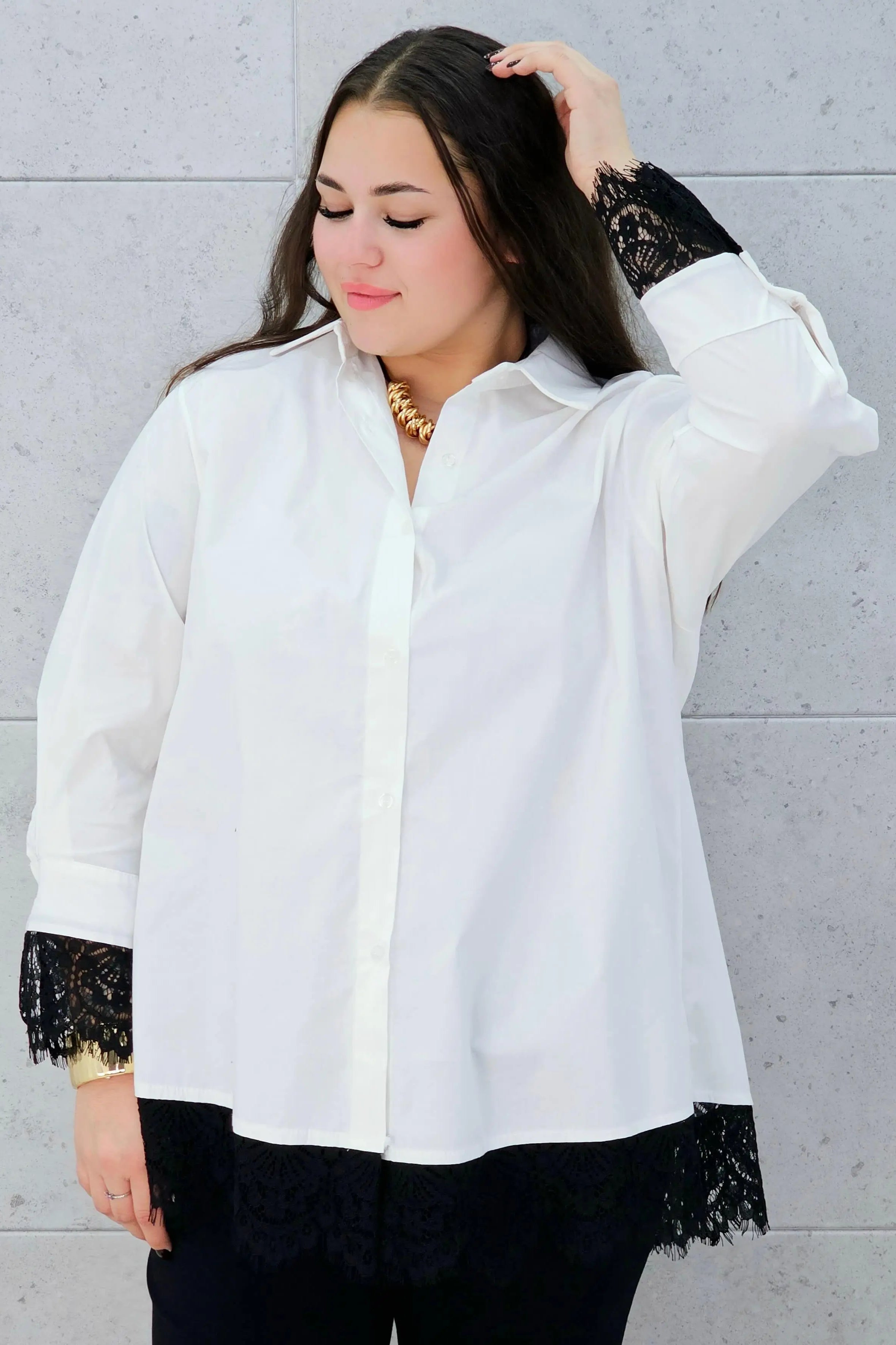 koszula z koronką biała plus size Stylowa XL – zapinana na guziki