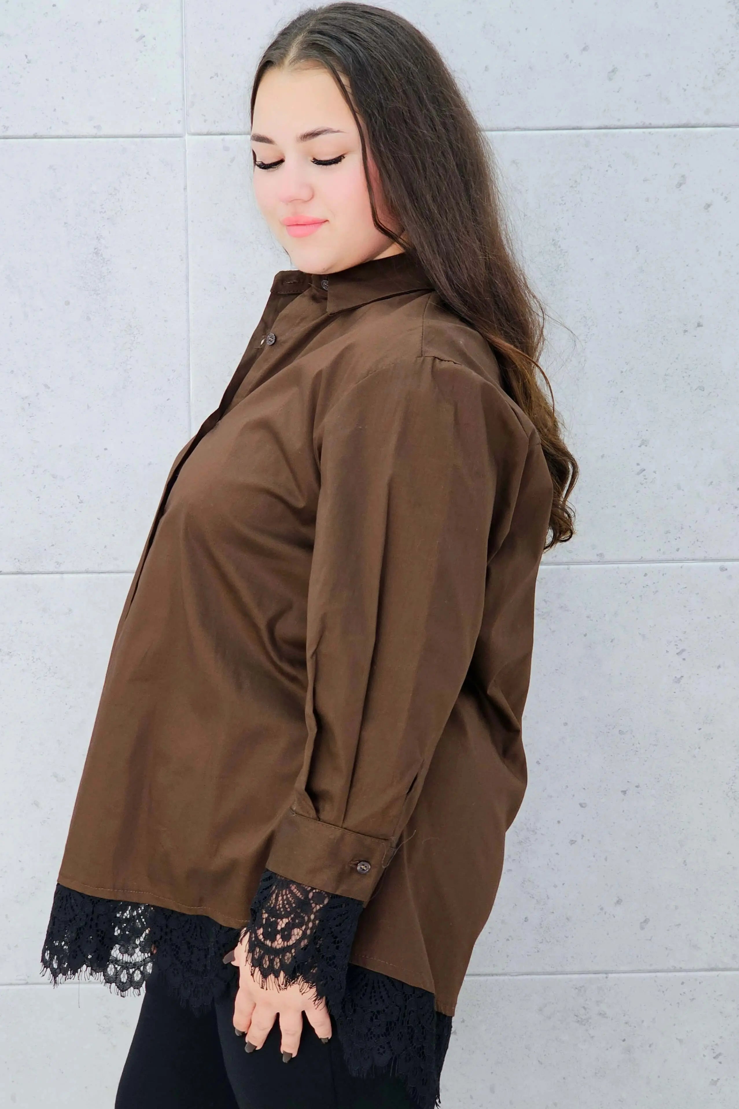 koszula z koronką brązowa plus size Stylowa XL – bok