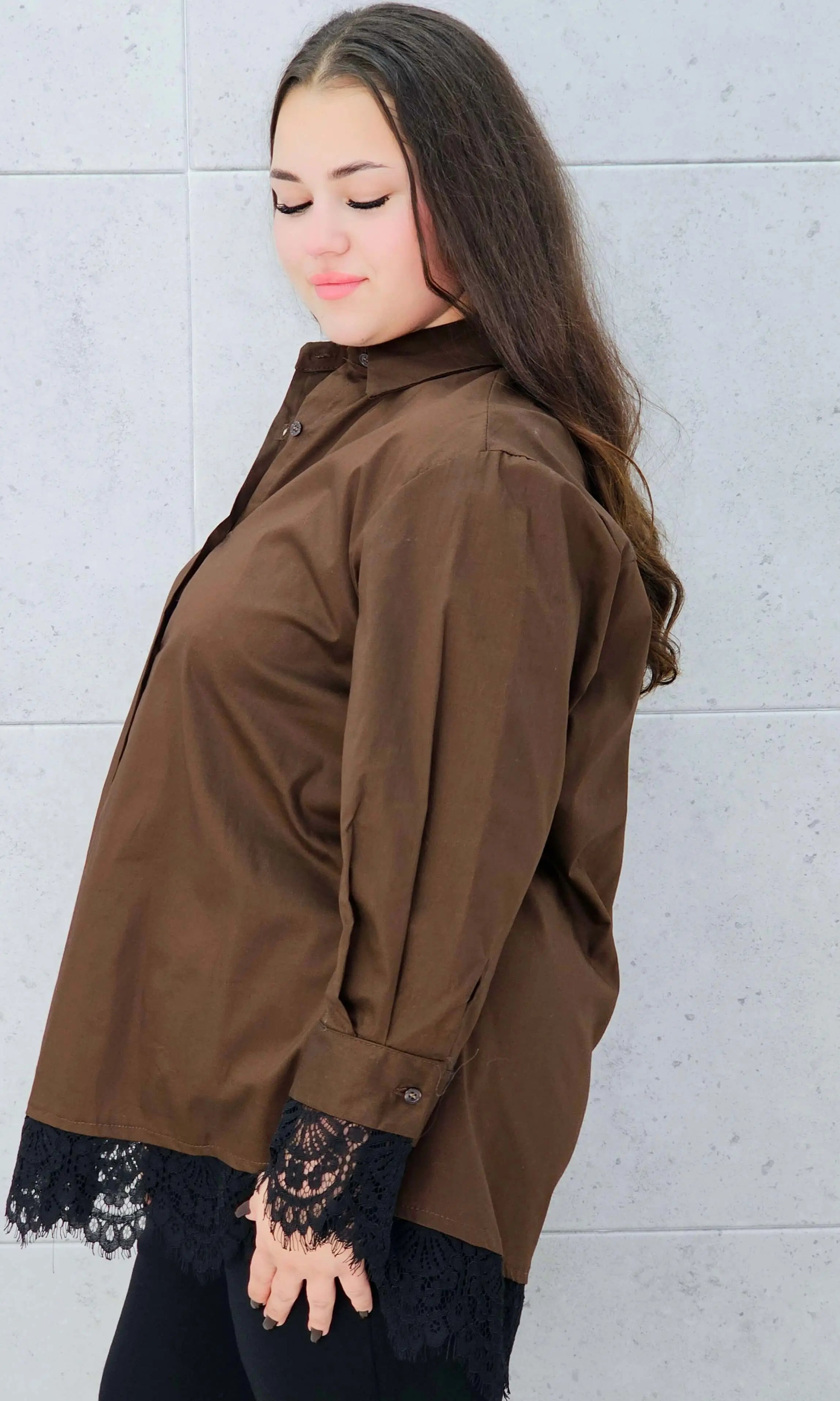 koszula z koronką brązowa plus size Stylowa XL – bok