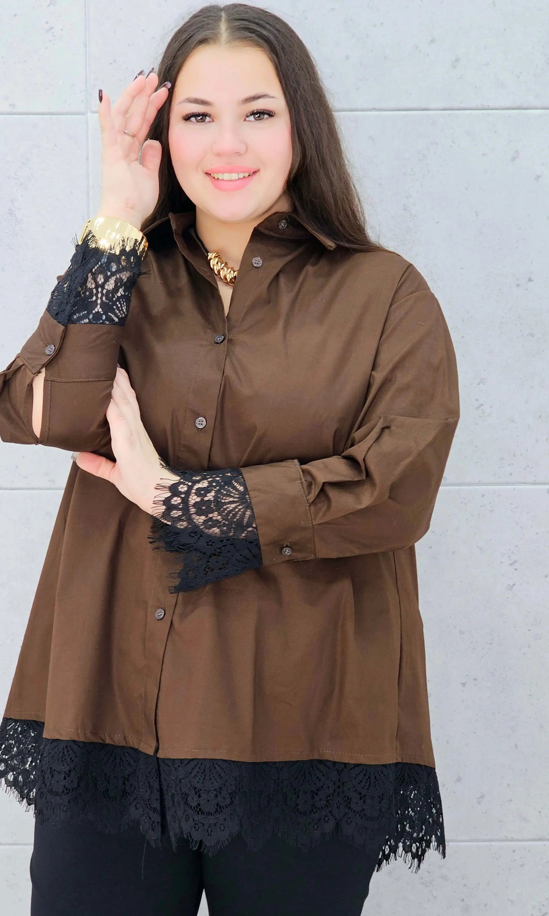 koszula z koronką brązowa plus size Stylowa XL – zapinana na guziki