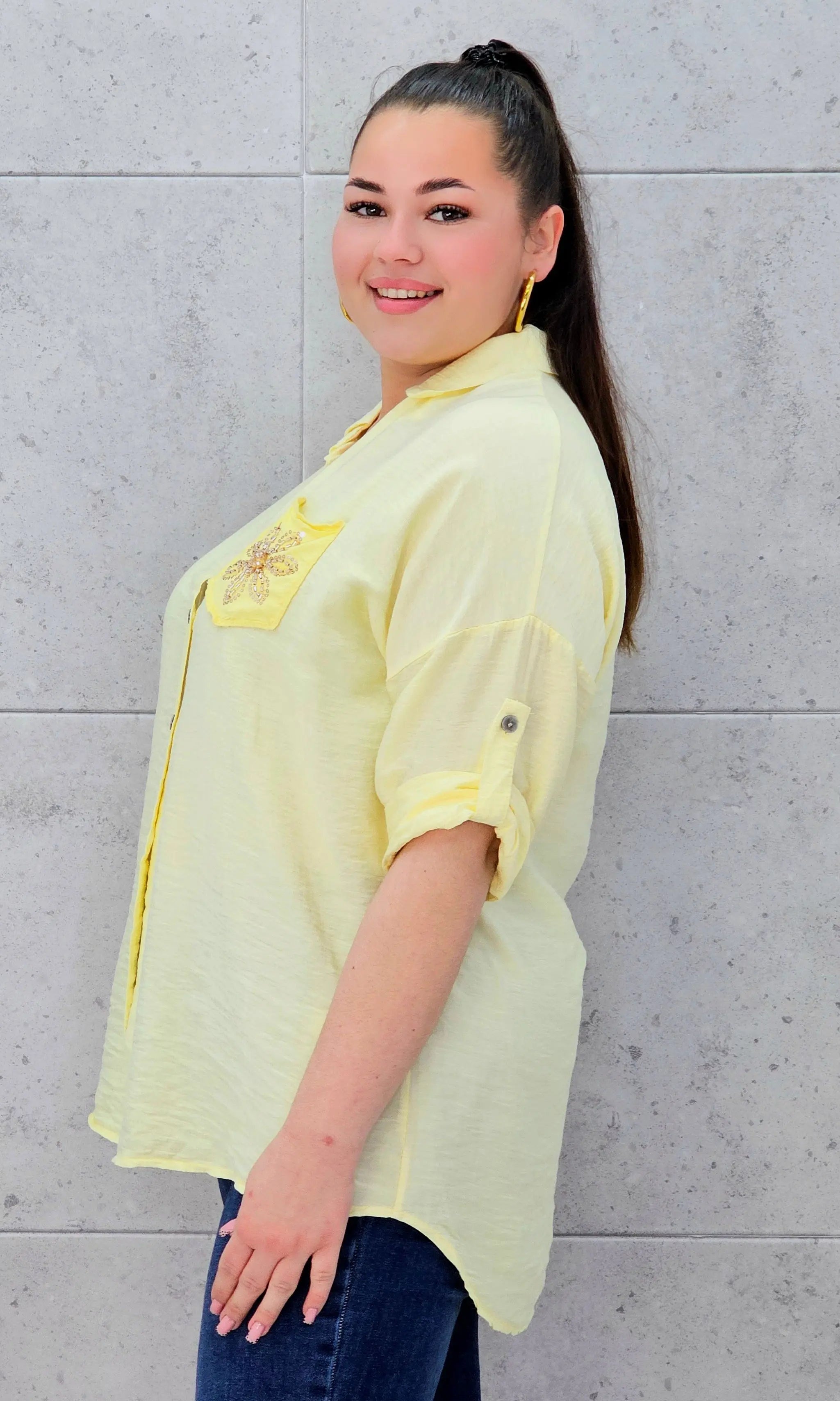 Koszula plus size z ozdobną kieszonką – stylowa i lekka koszula XXL Stylowa XL