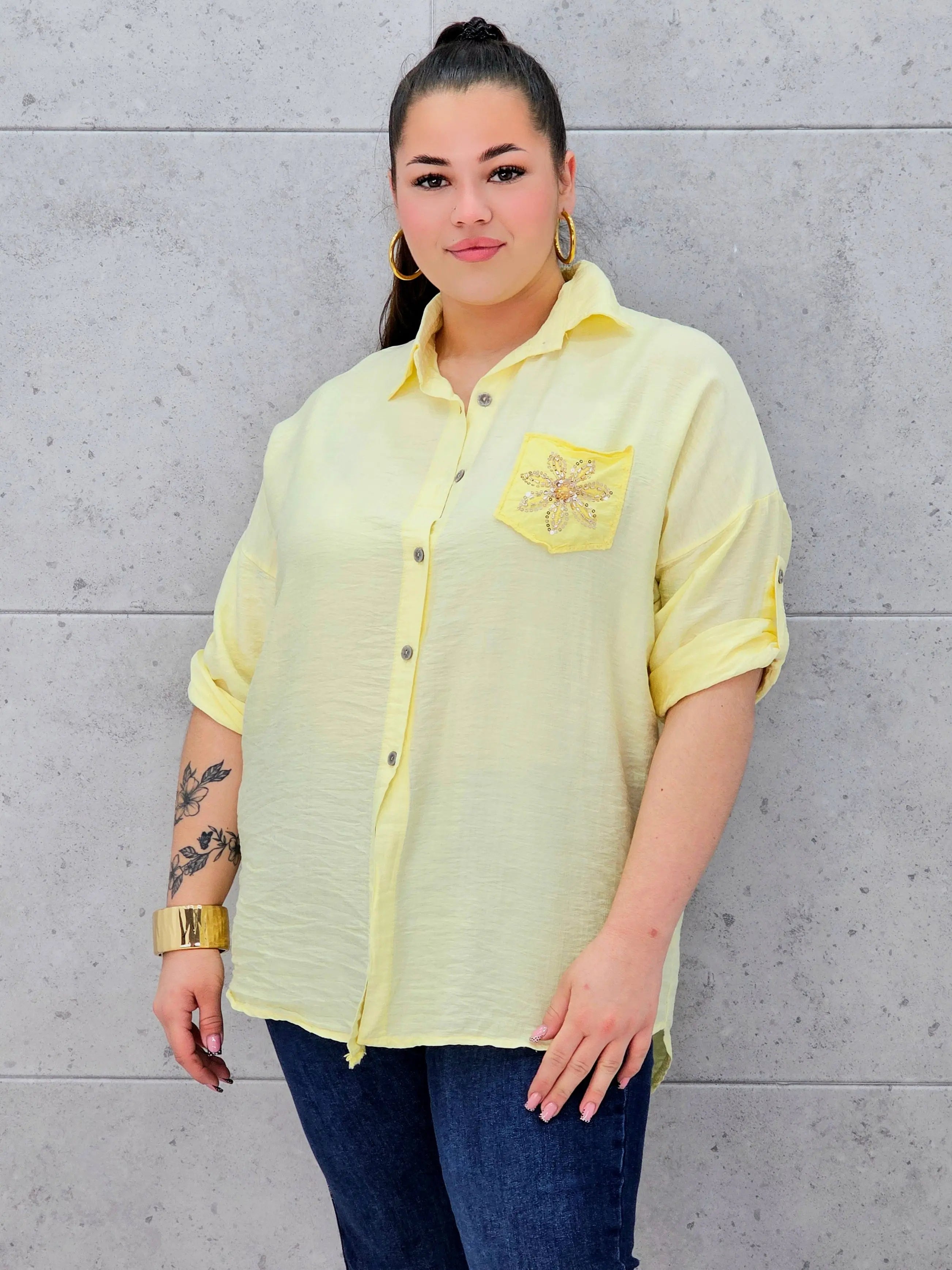 Koszula plus size z ozdobną kieszonką – stylowa i lekka koszula XXL Stylowa XL
