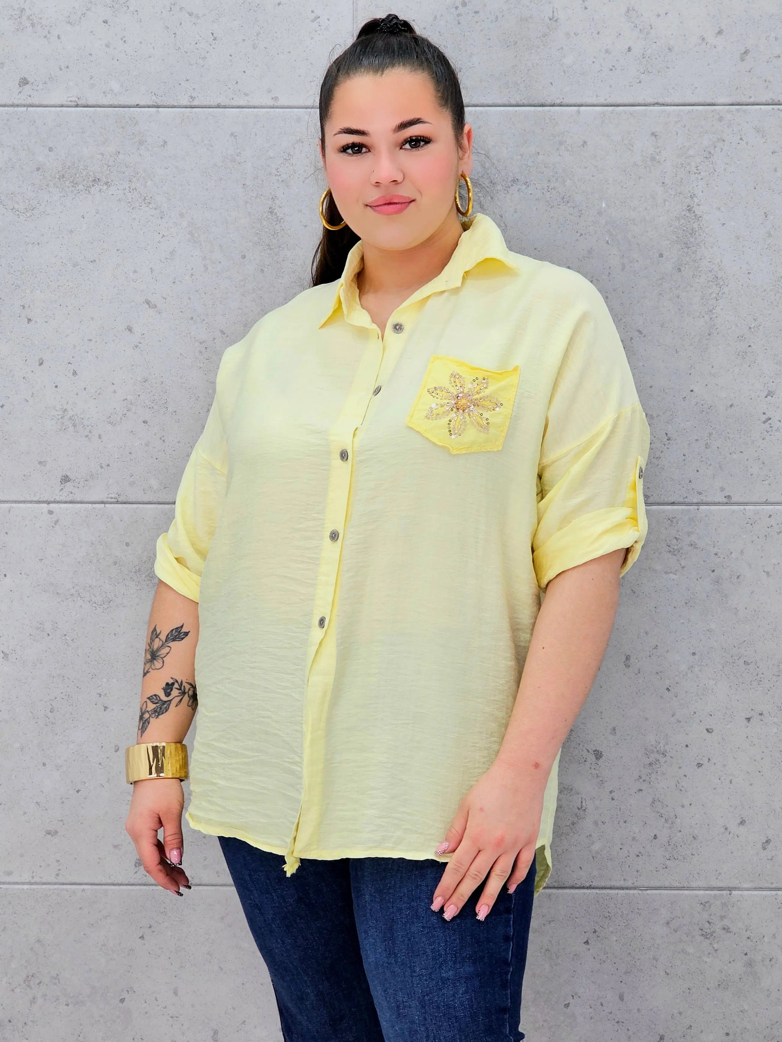 Koszula plus size z ozdobną kieszonką – stylowa i lekka koszula XXL Stylowa XL