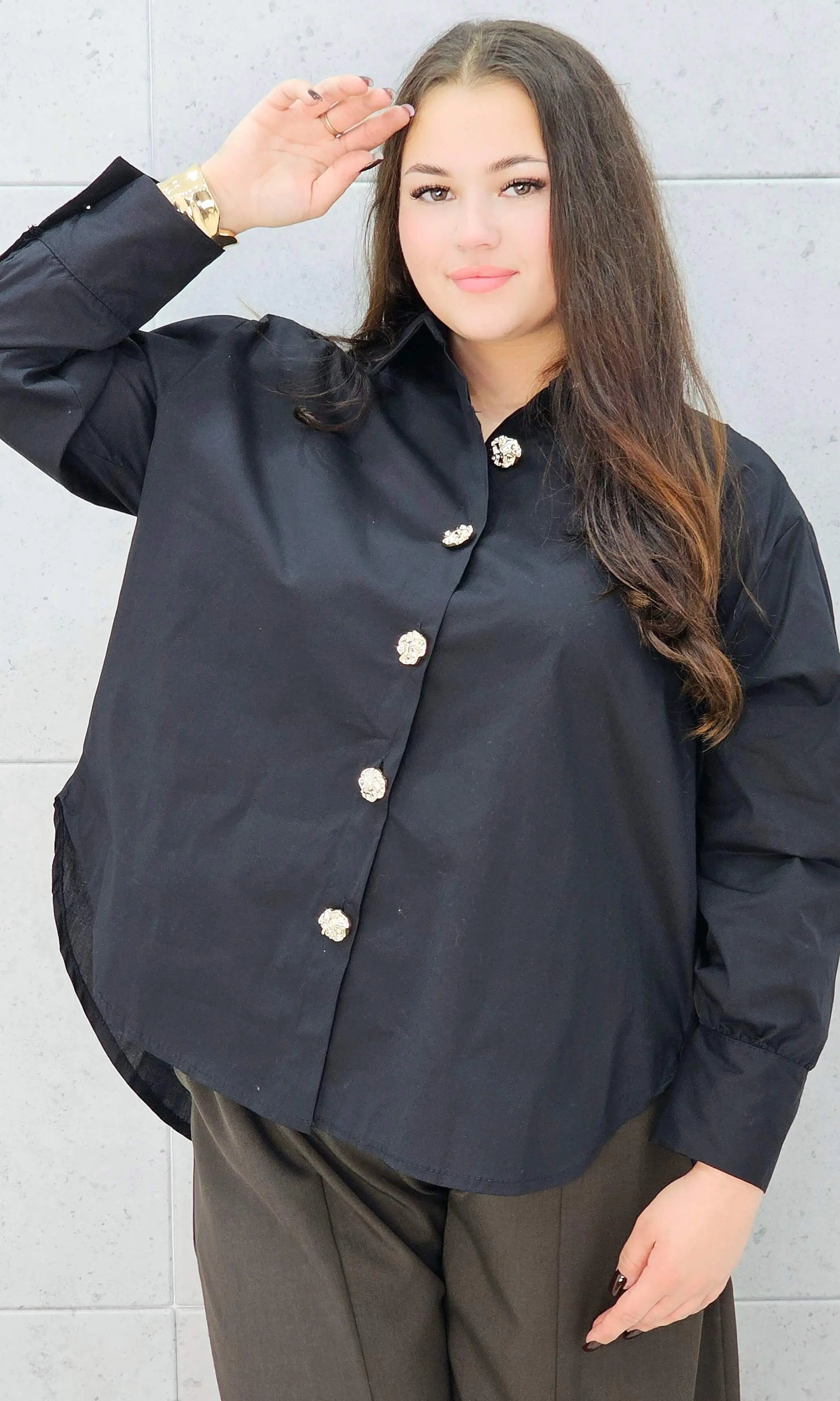 czarna koszula z ozdobnymi guzikami XXL – stylizacja klasyczna przód