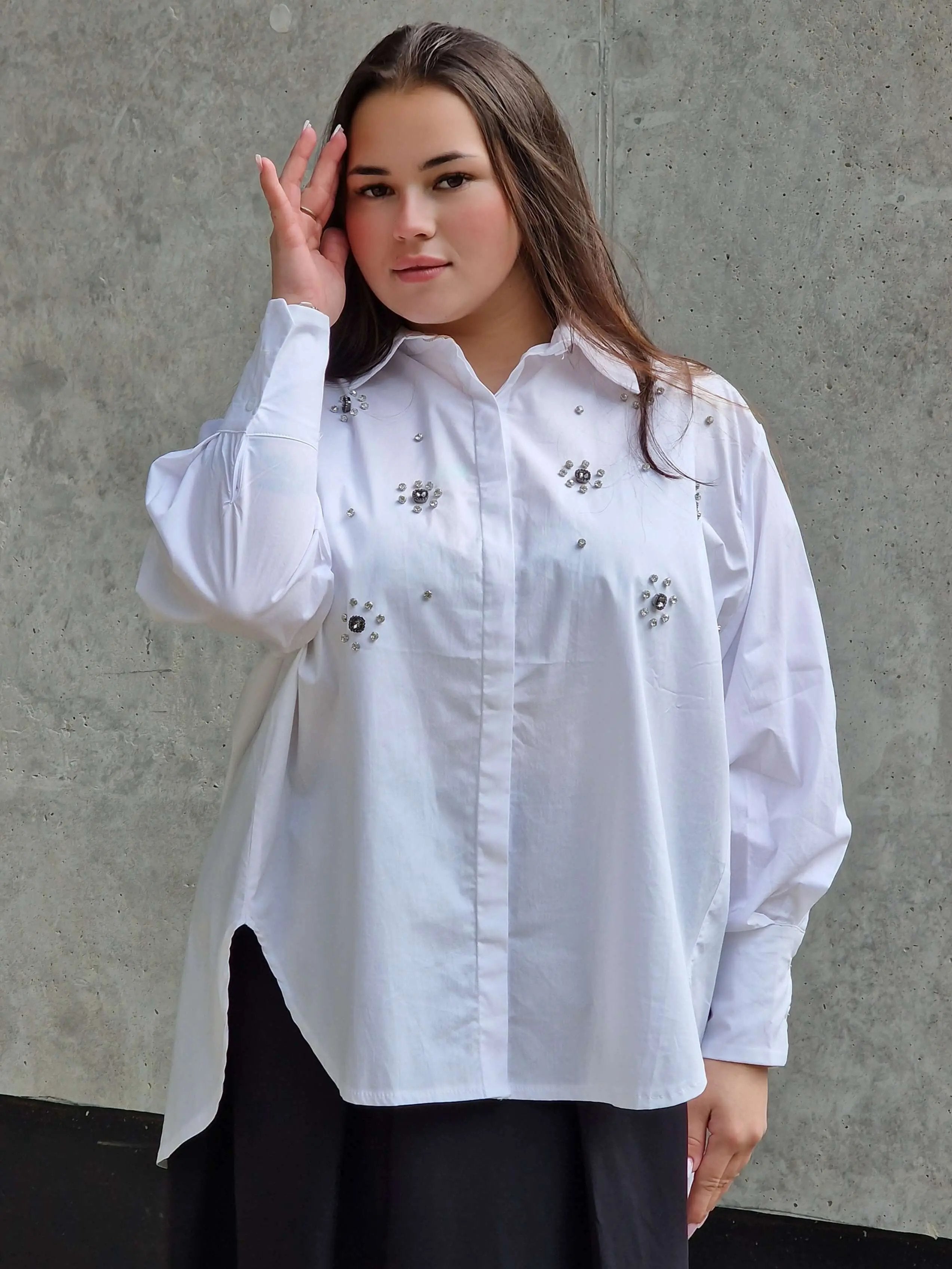 Koszula plus size z perełkowymi zdobieniami Stylowa XL