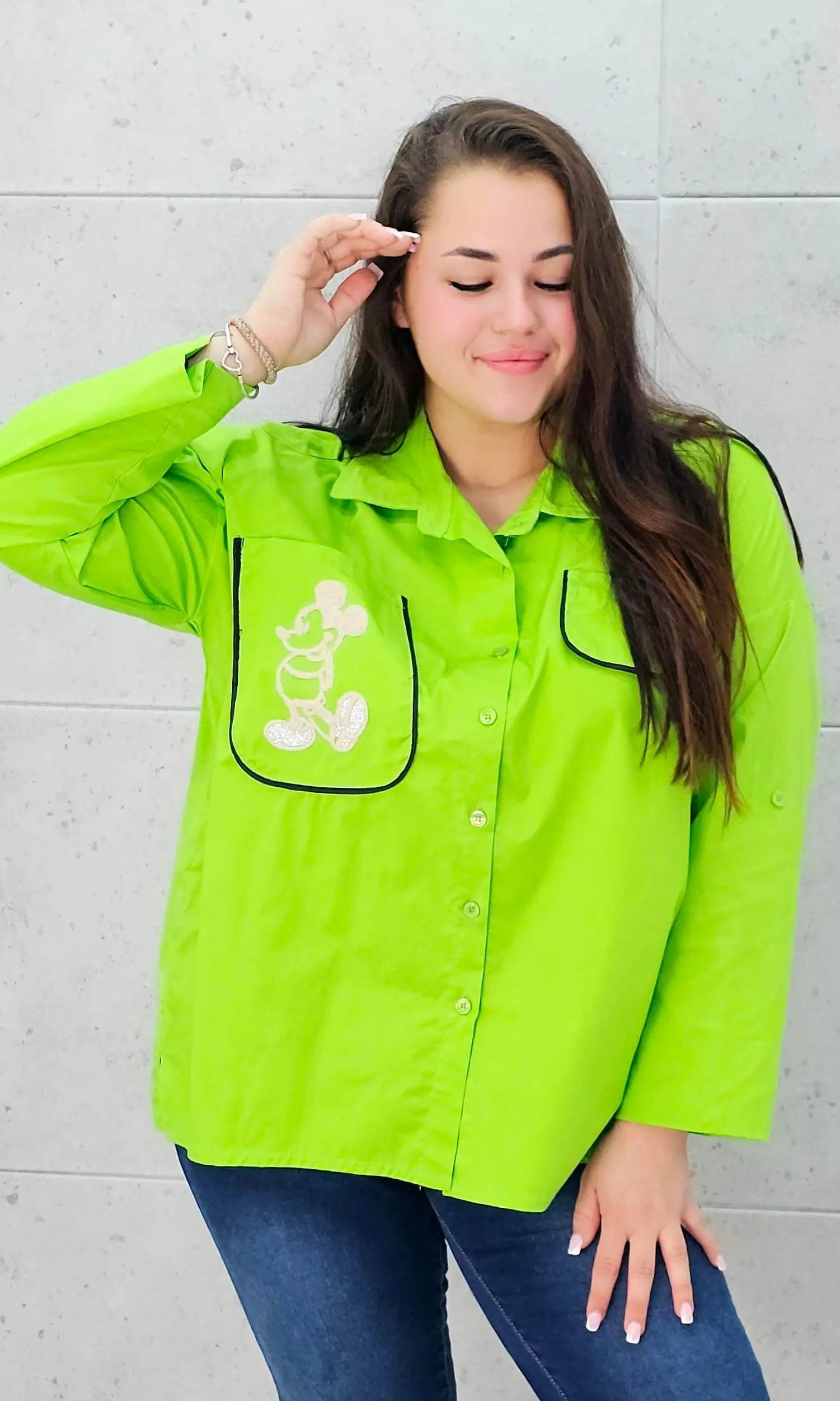 Koszula z kieszenią na przodzie z naszywaną MIKI Stylowa XL