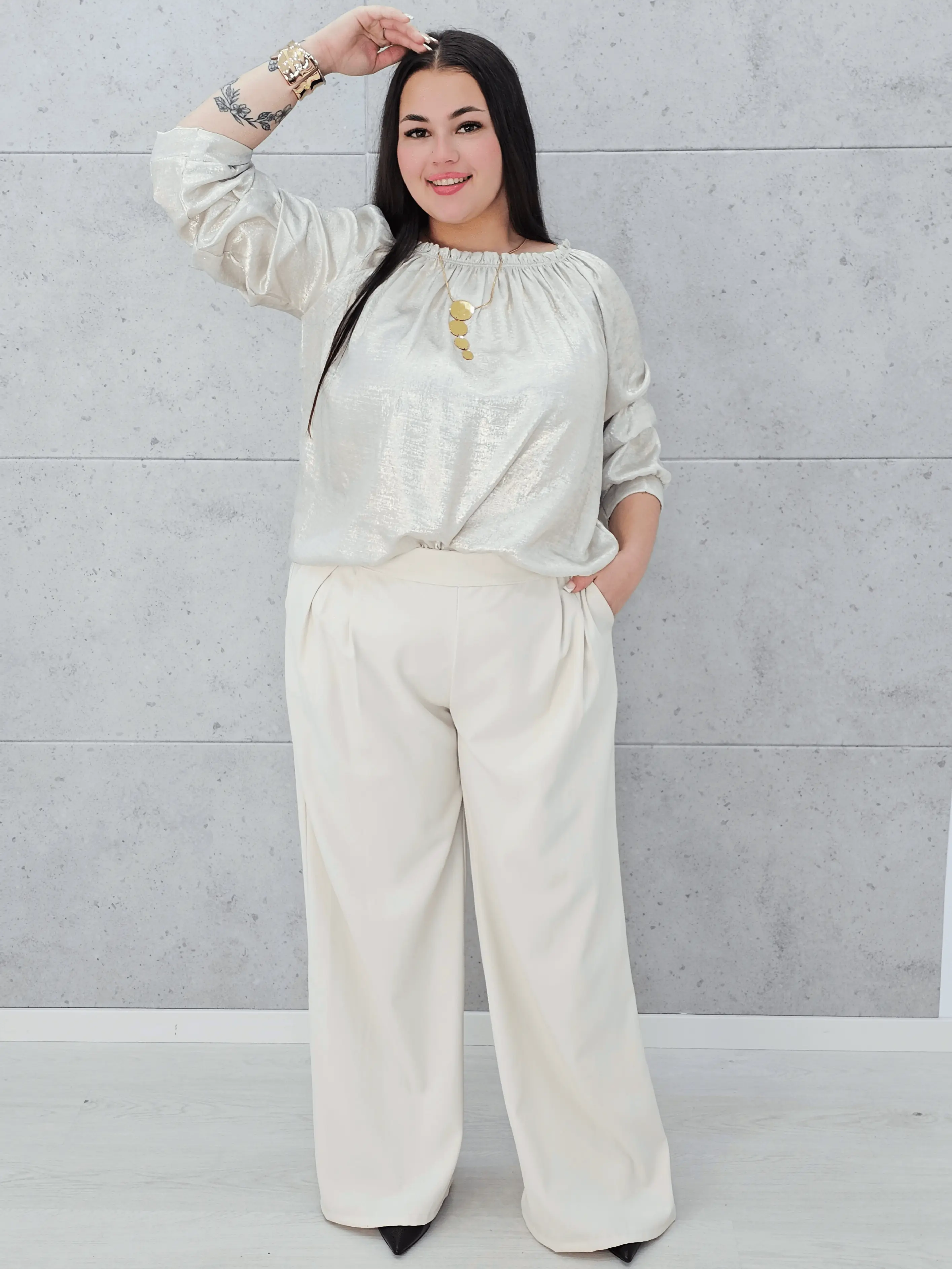 Kremowa bluzka z połyskiem Stylowa XL