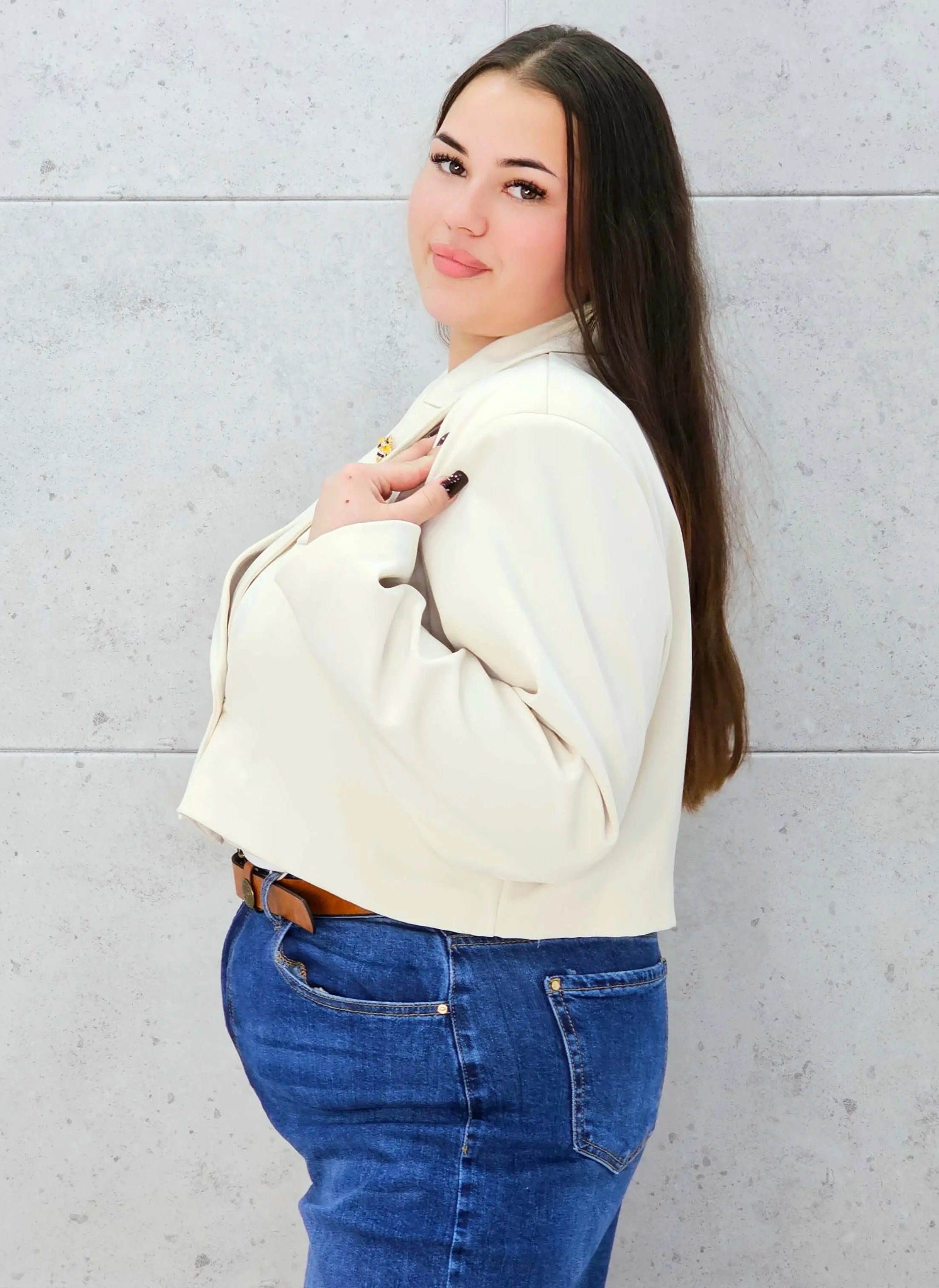 Krótka marynarka plus size z guzikami – stylowa i nowoczesna Stylowa XL Stylowa XL