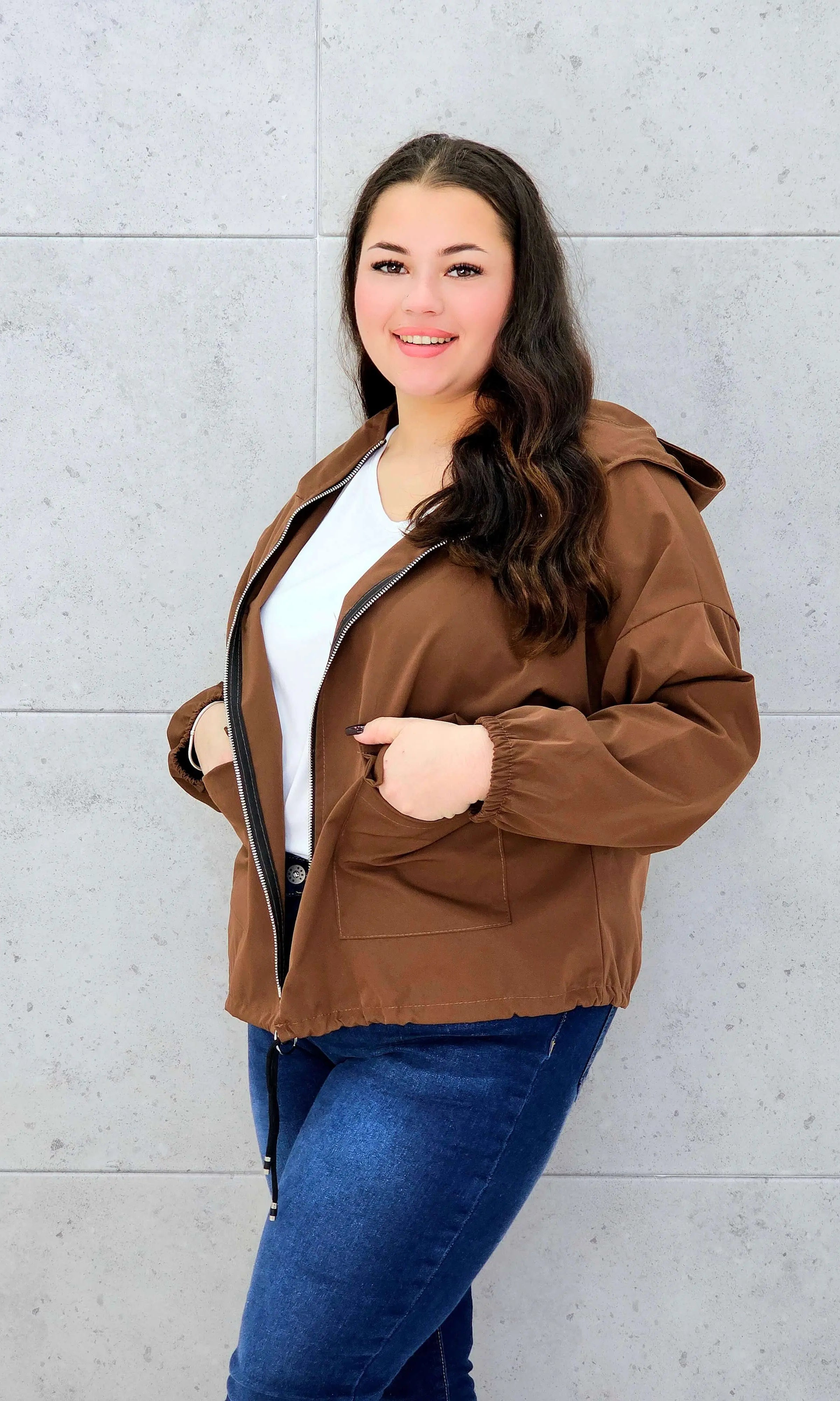 Kurtka damska – lekka, modna i praktyczna propozycja plus size Stylowa XL