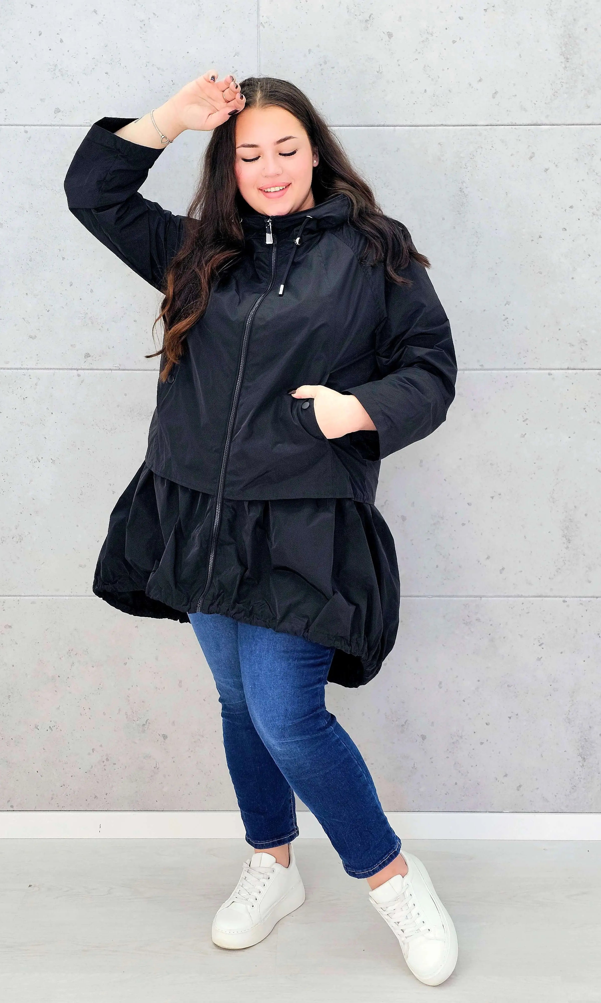Kurtka damska parka plus size – asymetryczna lekkość i nowoczesny styl plus size Stylowa XL